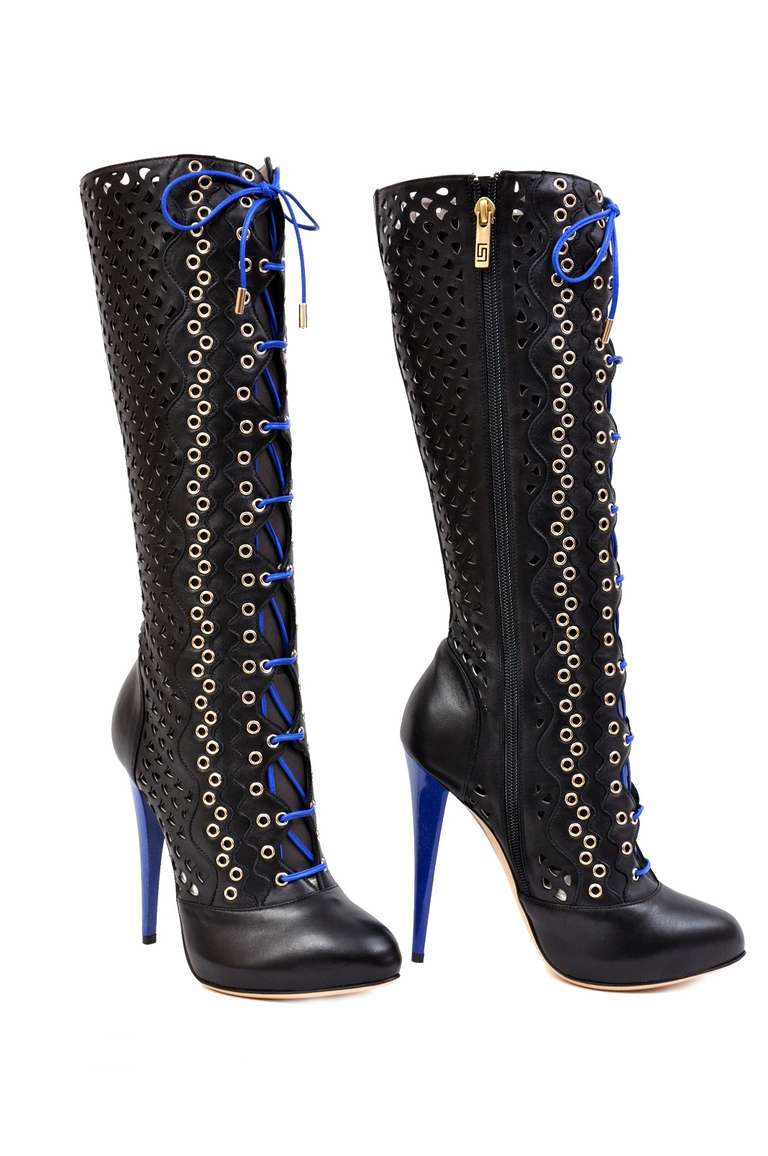 New VERSACE BLACK PERFORATED LEATHER PLATFORM BOOTS 37 - 7 For Sale 2