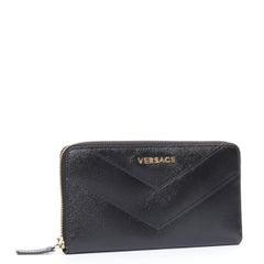 neu VERSACE schwarz Saffiano Leder Gold Logo V Stich kontinentale lange Brieftasche