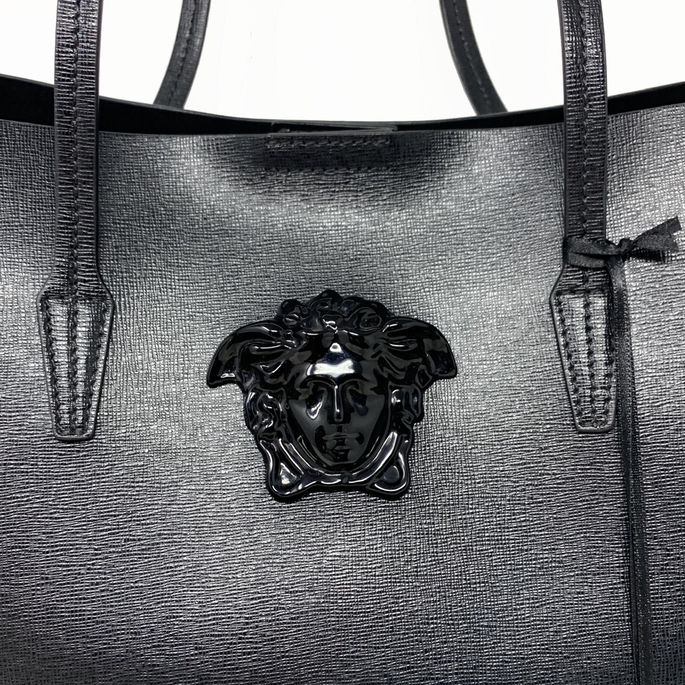 NEU Versace Schwarze Saffiano Palazzo Medusa Kopf Leder Shopper Umhängetasche im Angebot 7
