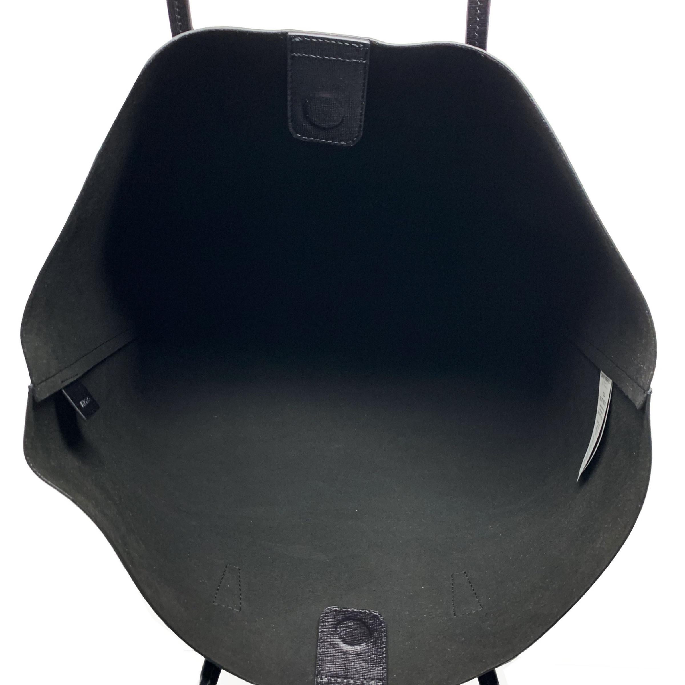 NEU Versace Schwarze Saffiano Palazzo Medusa Kopf Leder Shopper Umhängetasche im Angebot 5