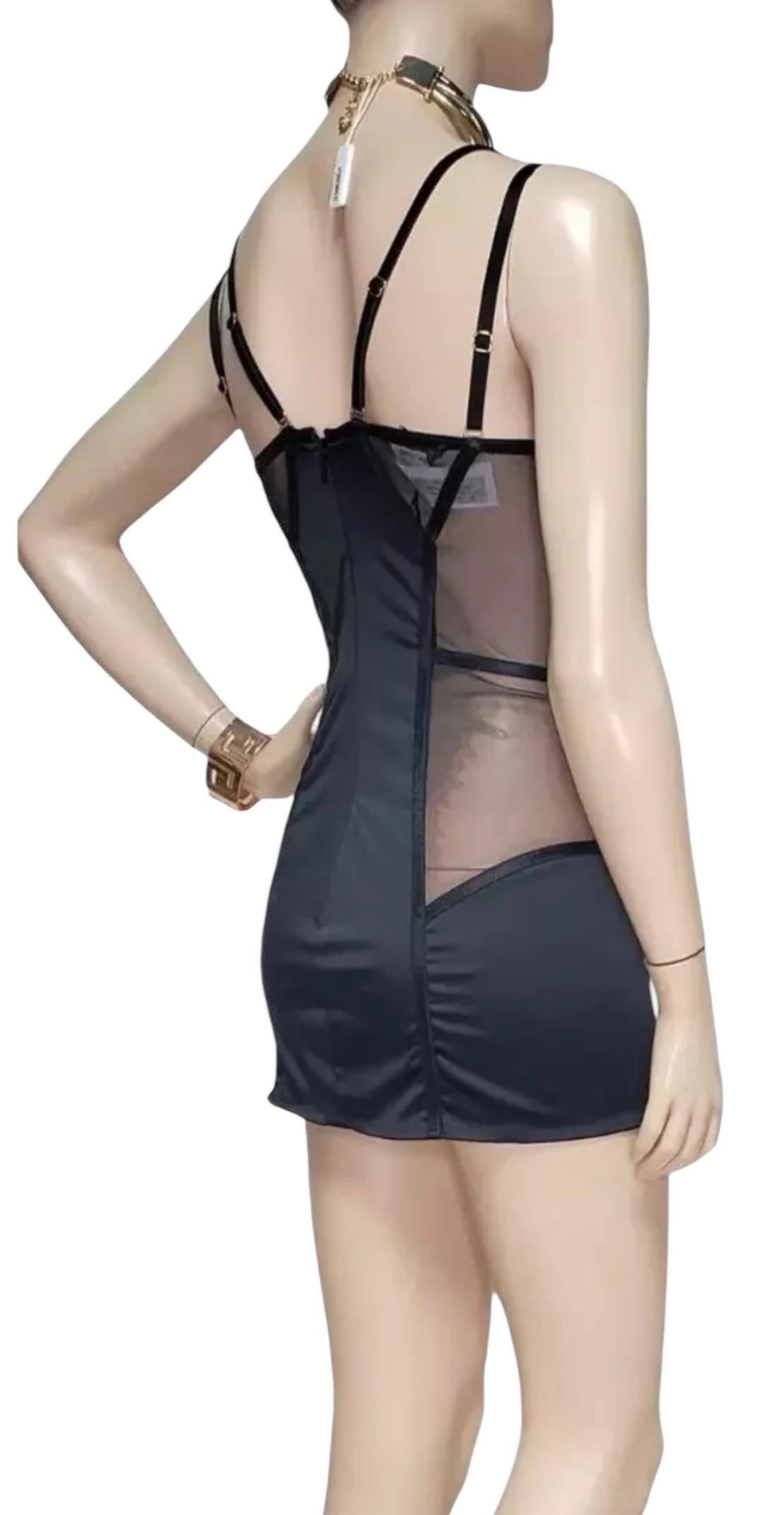 New Versace Abito Negligee in raso nero XS in vendita 1