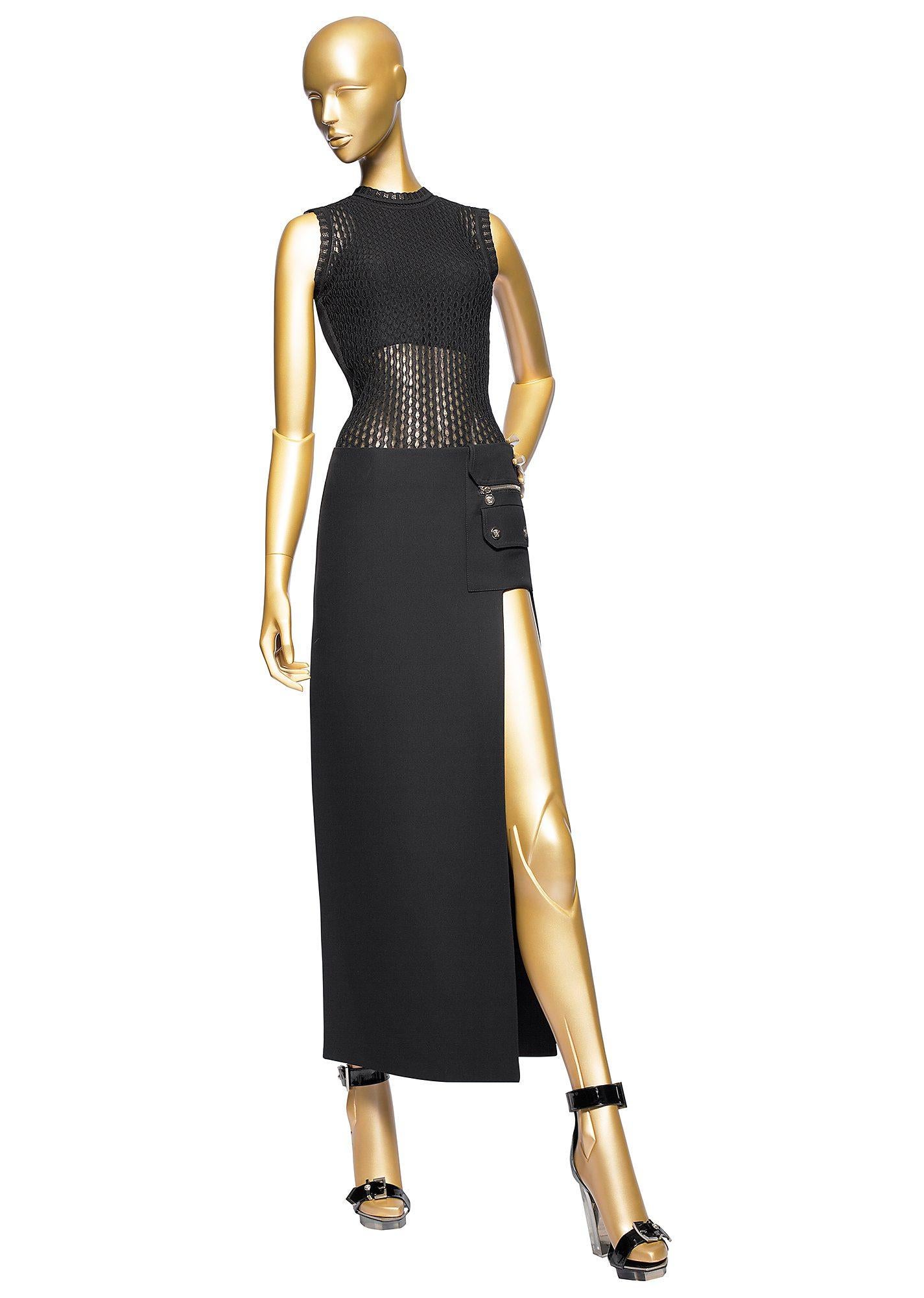 VERSACE    

Cut-Out Maxi Skirt 

Maxi length skirt with external pocket feature and cut out thigh detailing.

100% silk

Fully lined in 100% silk

IT Size: 40 - US 6

Made in Italy. 

Brand new, with tags.

Low waist 15