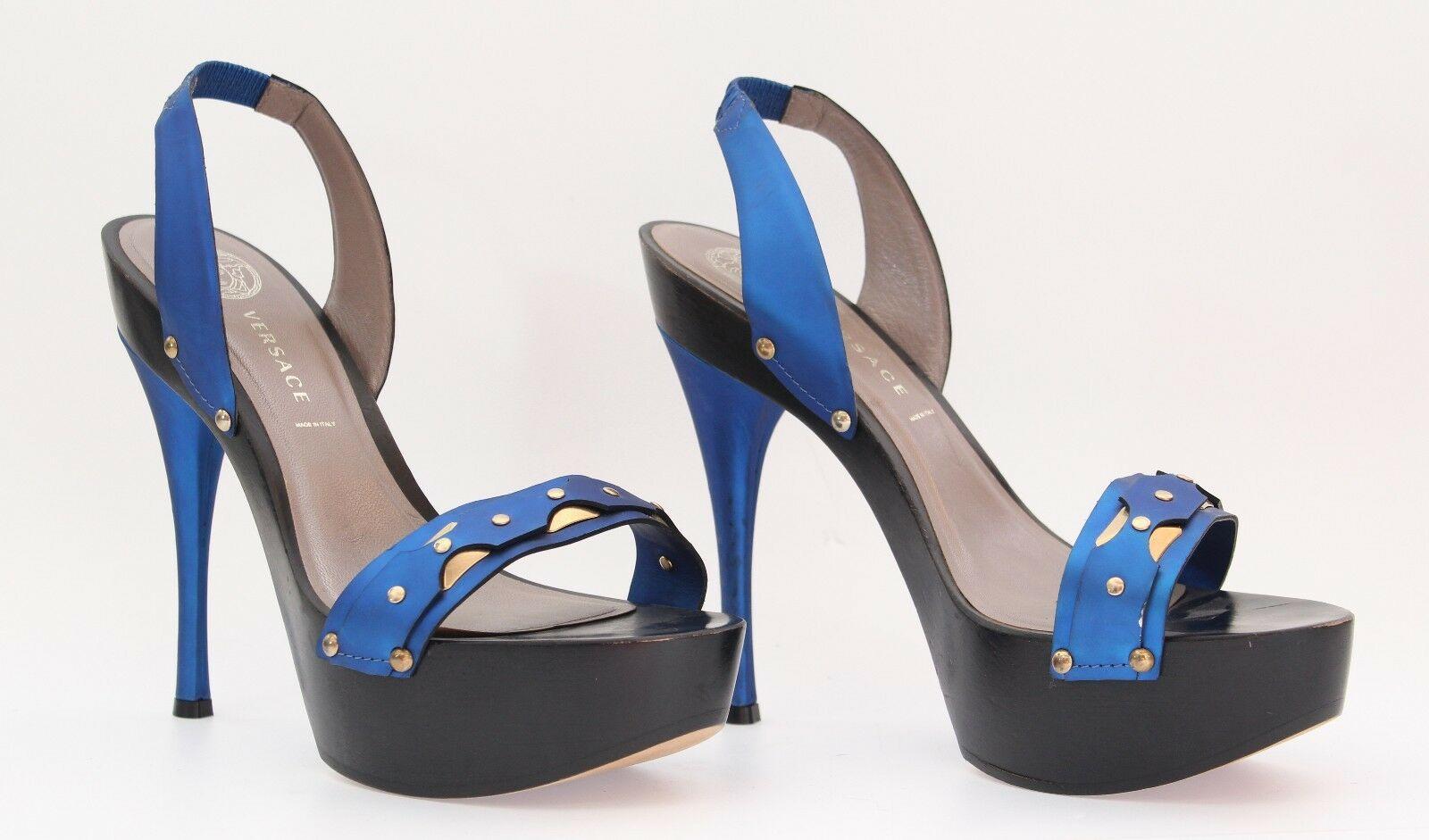 New VERSACE BLUE METALLIC LEATHER STUDDED PLATFORM SANDALS 40 - 10 In New Condition For Sale In Montgomery, TX