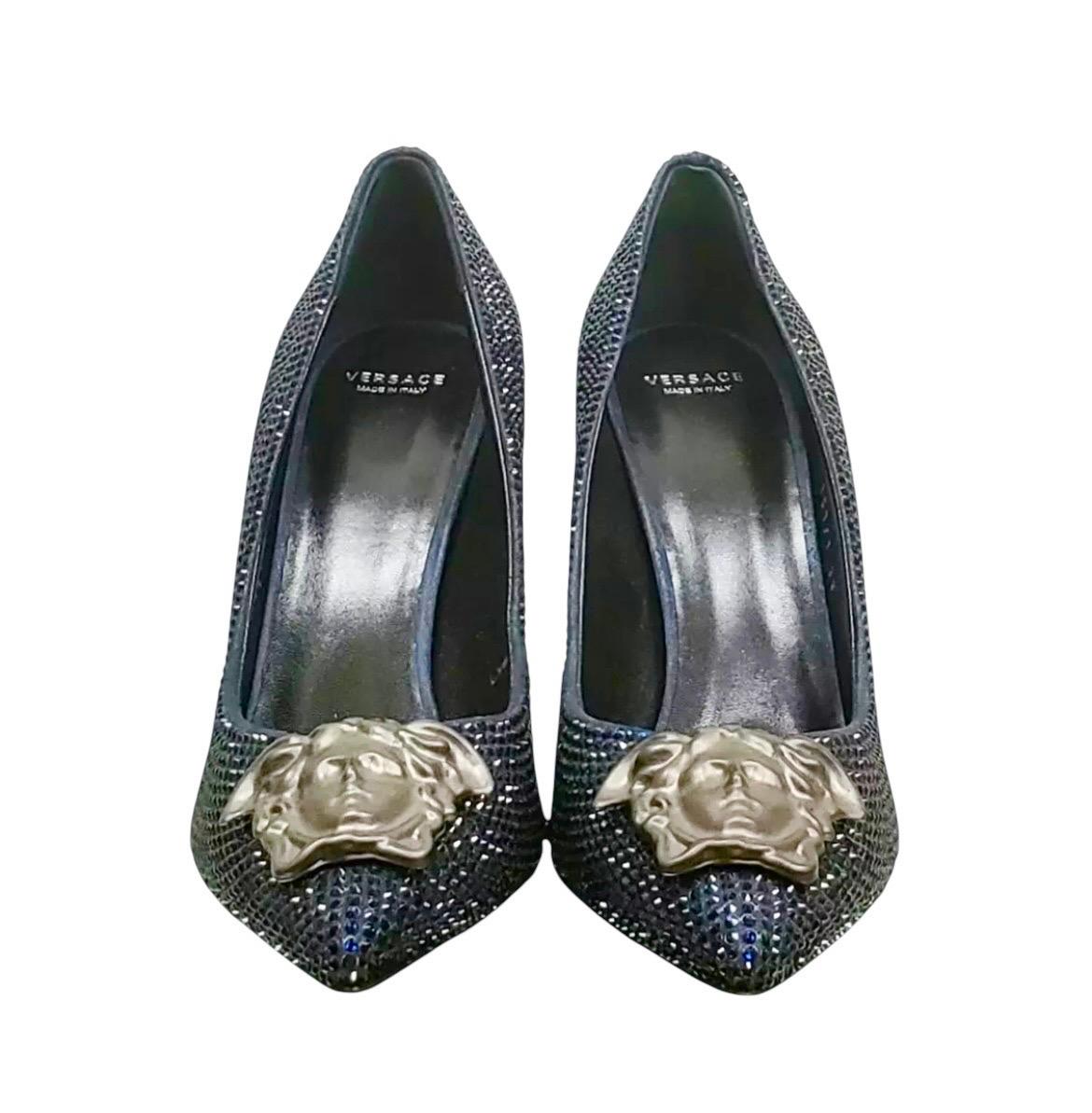 New Versace Blue Sapphire Crystal Palazzo Pump Shoes 39 - 9 In New Condition For Sale In Montgomery, TX