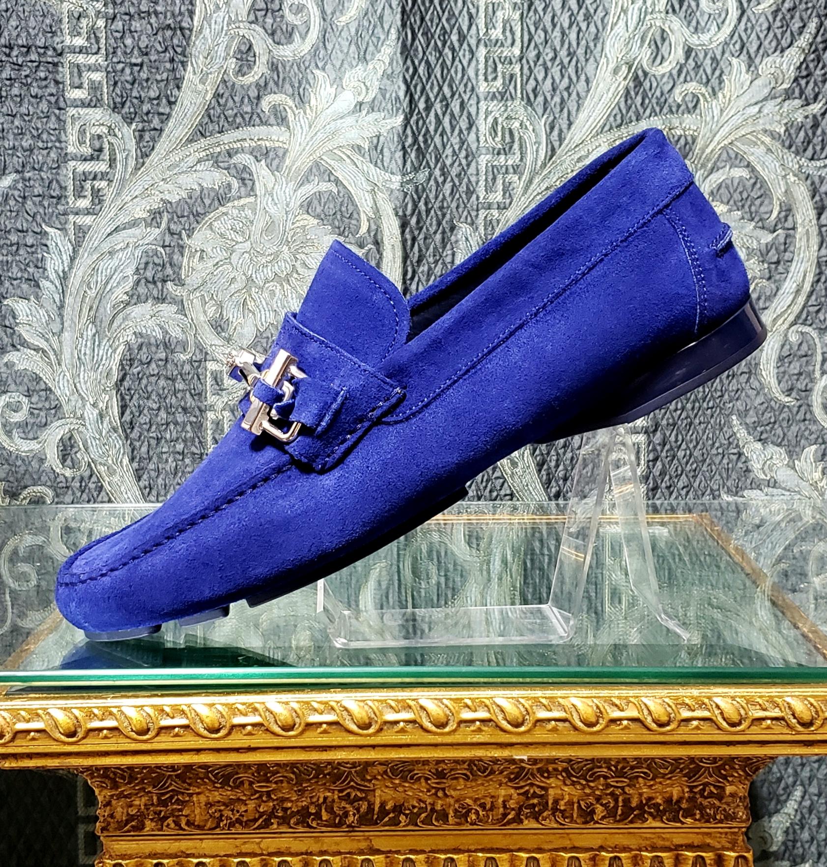 New VERSACE BLUE SUEDE LEATHER MOCCASINS 41 - 8 In New Condition In Montgomery, TX