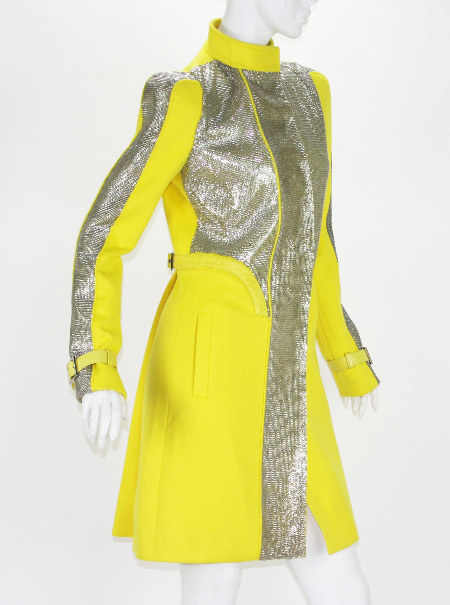 Donna Nuovo Versace Chain Mesh Panel Yellow Wool Coat It. 38 - US 4 in vendita