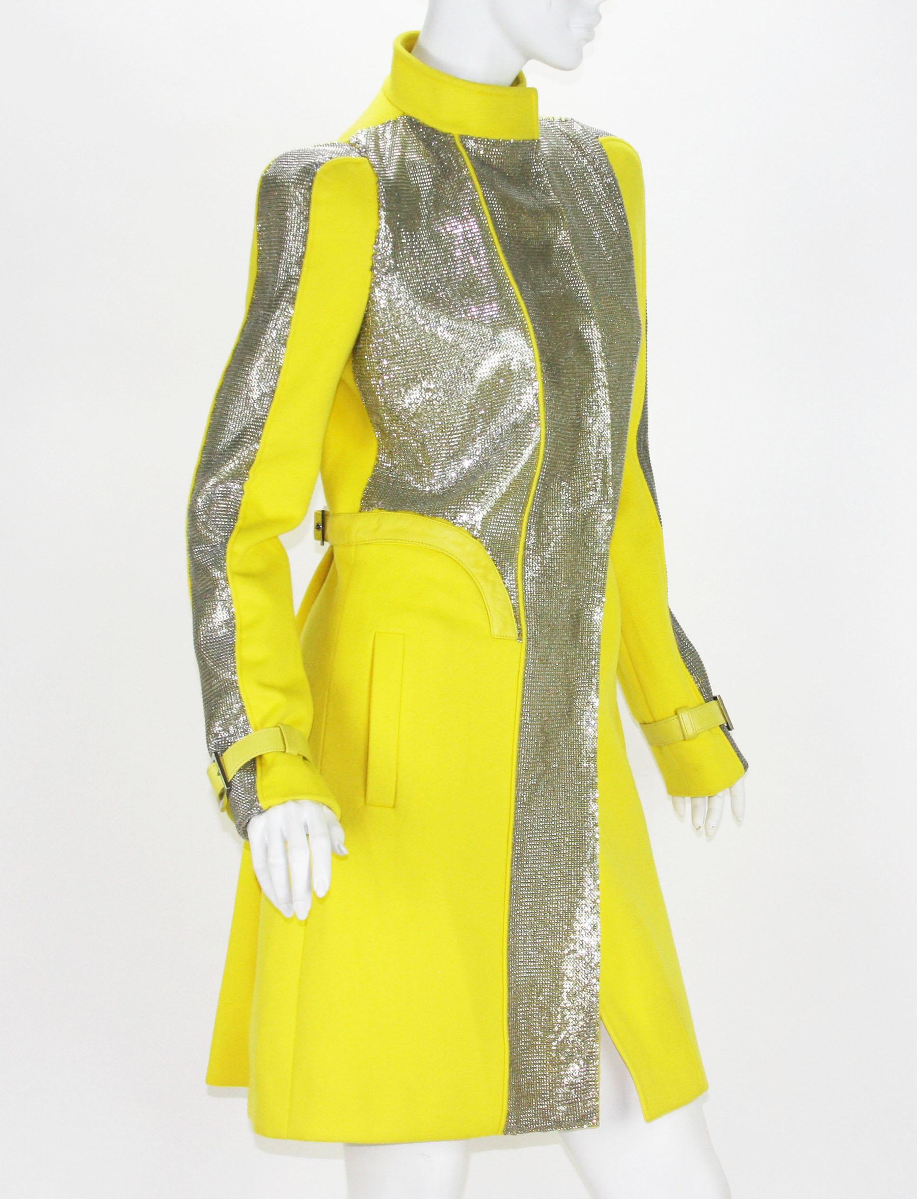 Nuovo Versace Chain Mesh Panel Yellow Wool Coat It. 38 - US 4 in vendita 1