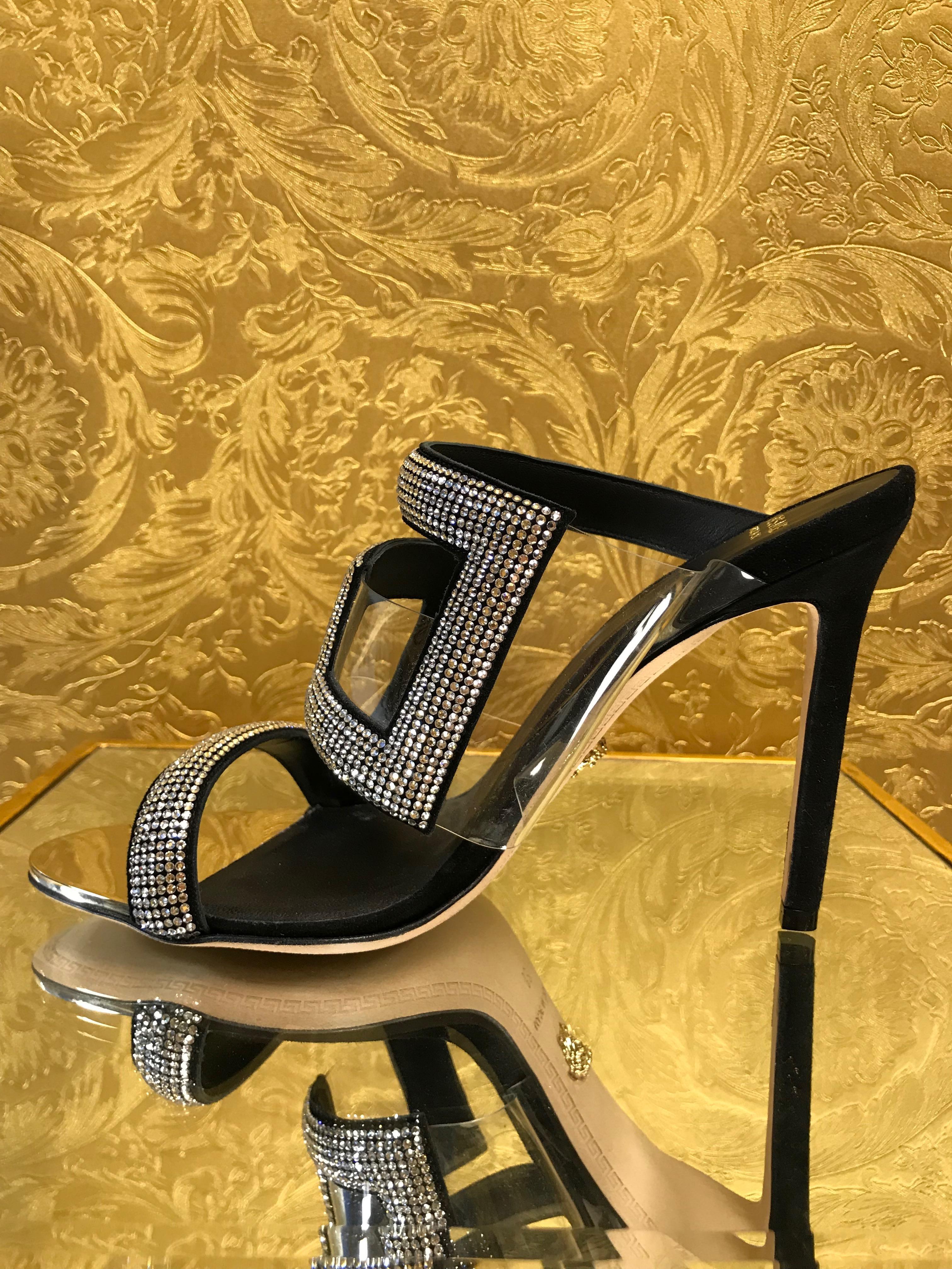 New VERSACE CLEAR VINYL PVC CRYSTAL EMBELLISHED BLACK SANDALS SHOES  Size 38 - 8 In New Condition In Montgomery, TX