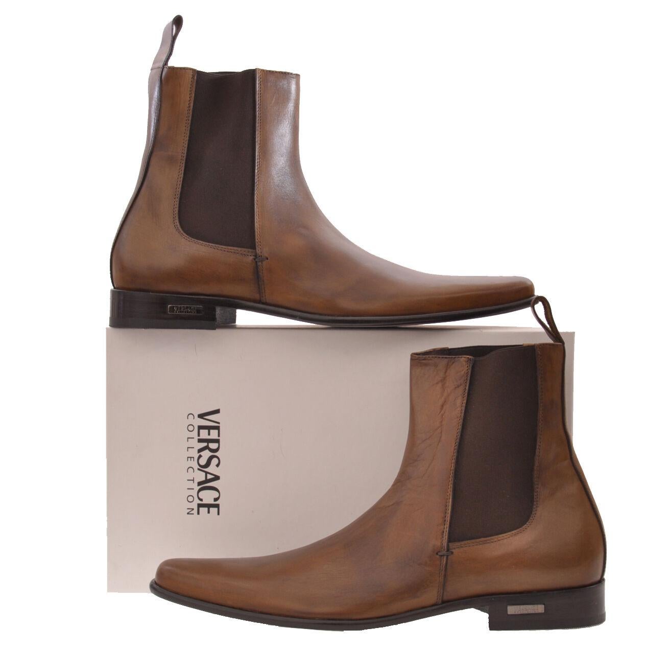 BRAND NEW 

VERSACE COLLECTION BOOTS



Versace's boots encapsulate the house 's masculine style and embrace the current trend. 

Crafted in smooth leather and finished with elasticized gores

Leather lining


Made in Italy

Italian Size is 40 or US
