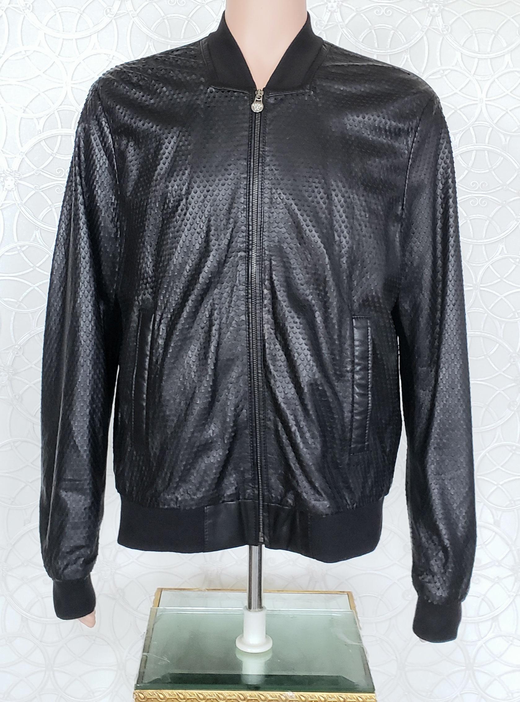 New VERSACE COLLECTION PERFORATED LAMB LEATHER BLACK BOMBER JACKET 56 - 3XL For Sale 1