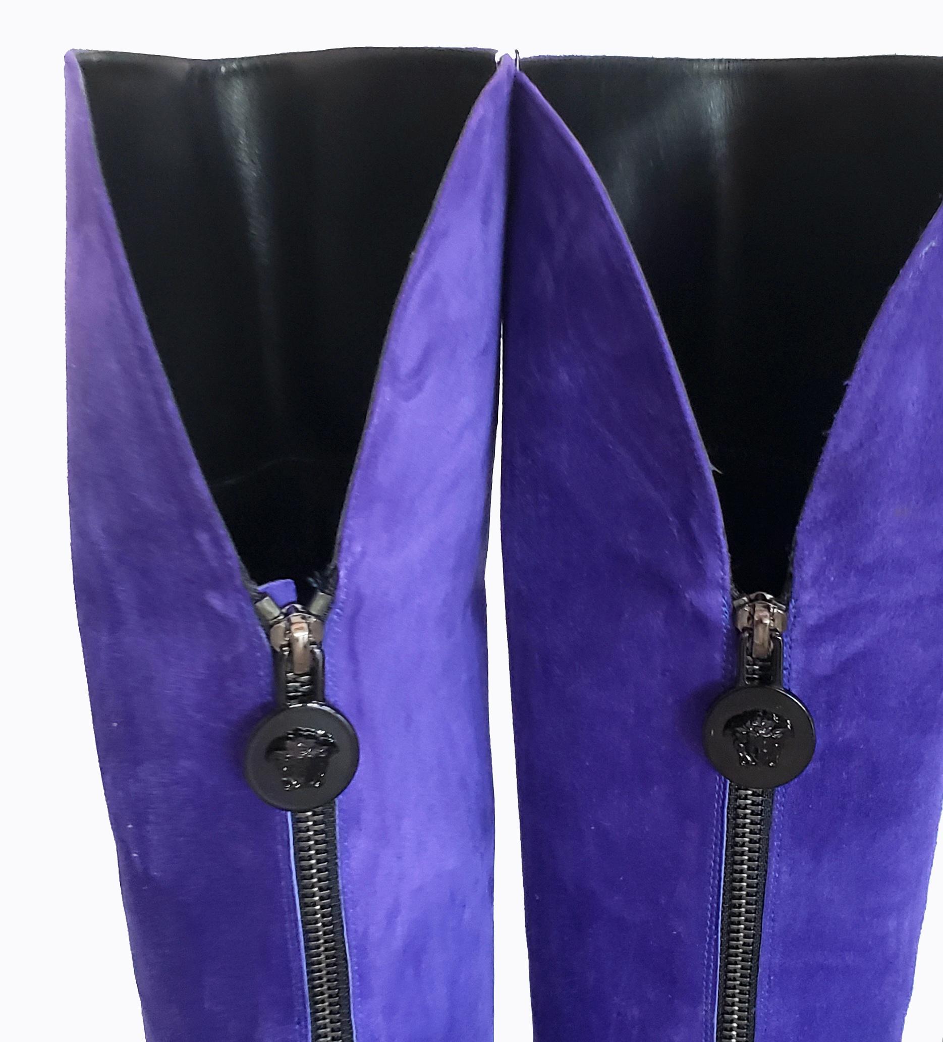 New VERSACE COLOR BLOCK BLUE SUEDE PALAZZO BOOTS 37 - 7 For Sale 2