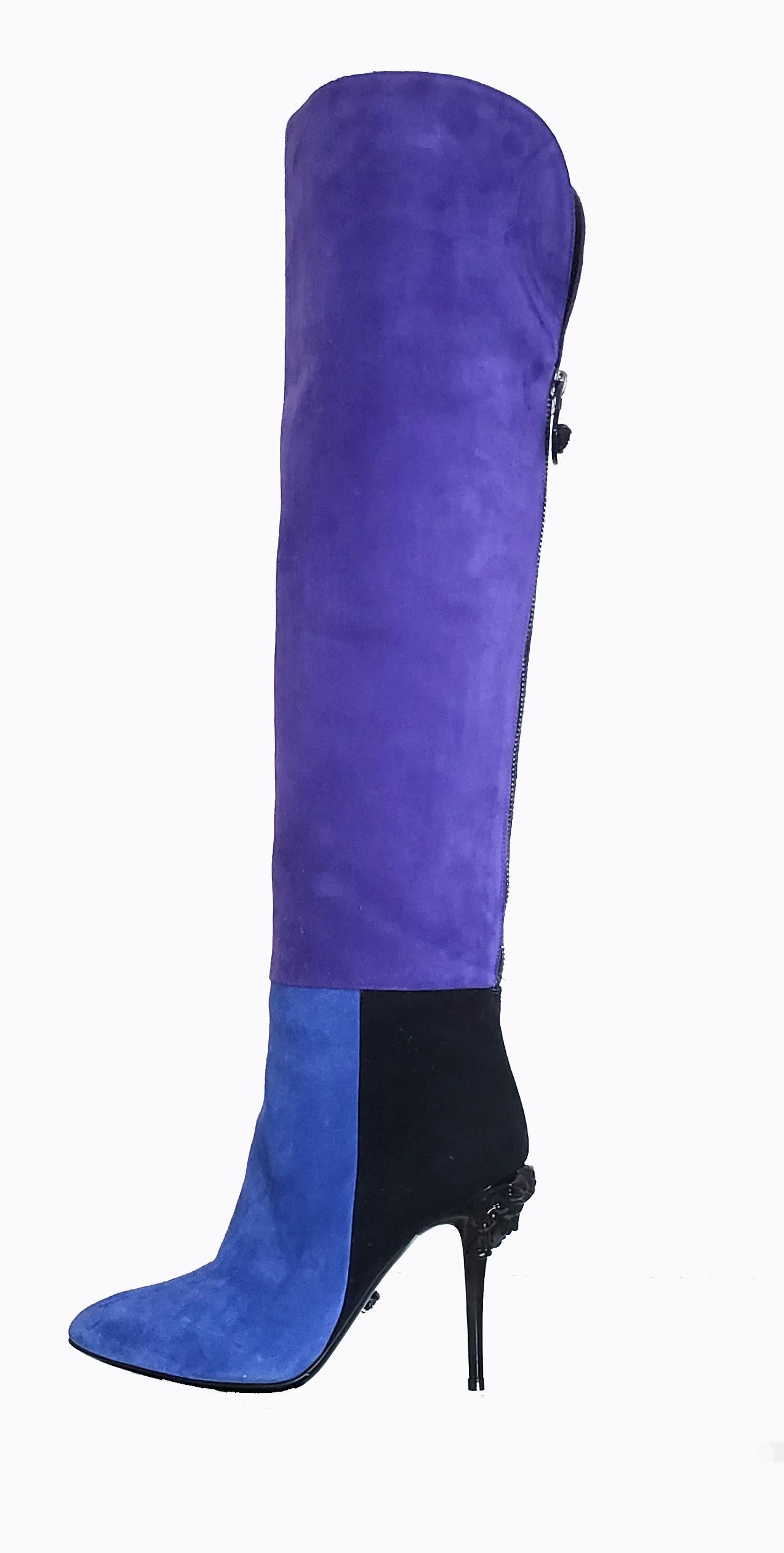 New VERSACE COLOR BLOCK BLUE SUEDE PALAZZO BOOTS 37 - 7 For Sale 1