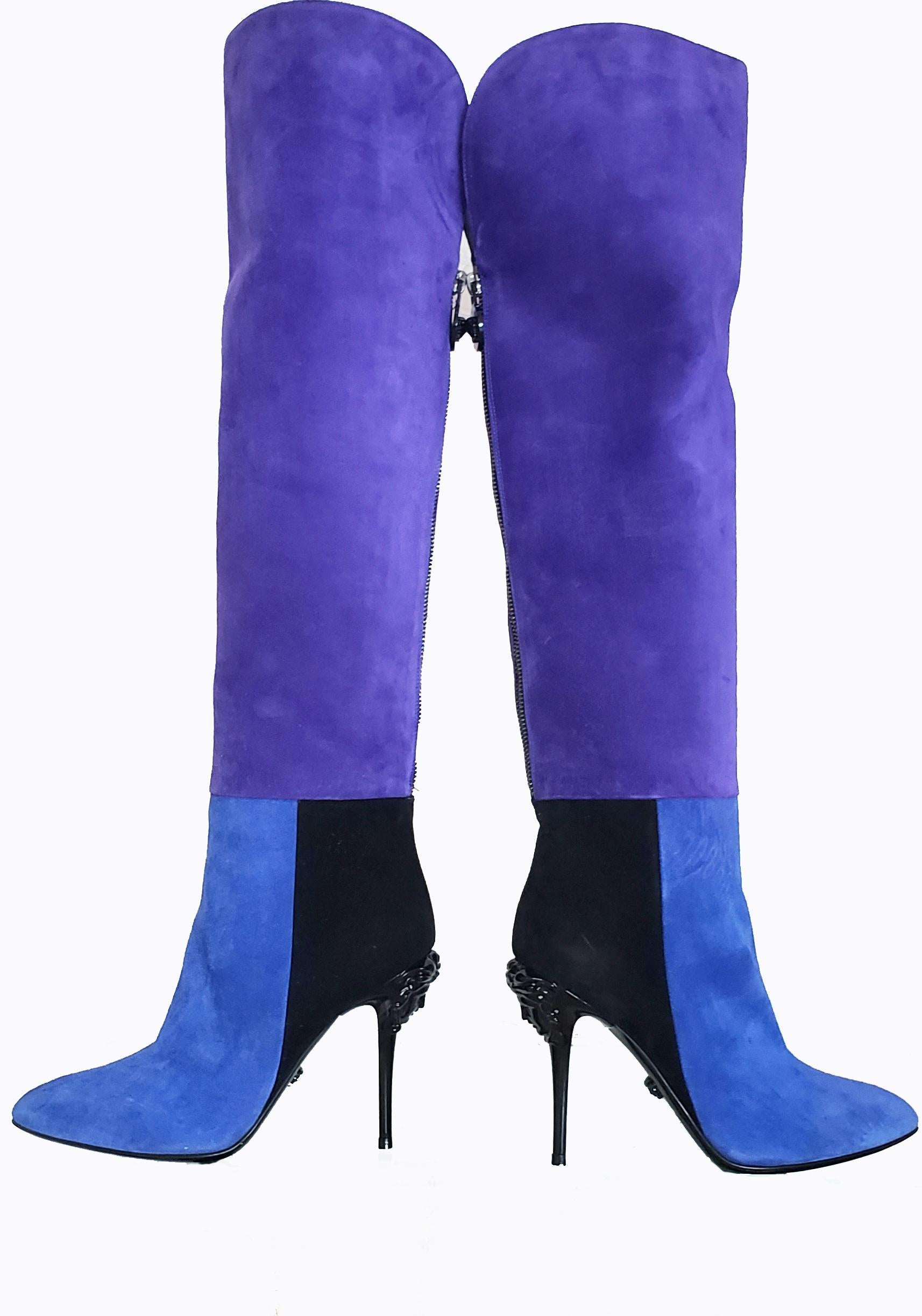 New VERSACE COLOR BLOCK BLUE SUEDE PALAZZO BOOTS 37 - 7 In New Condition For Sale In Montgomery, TX