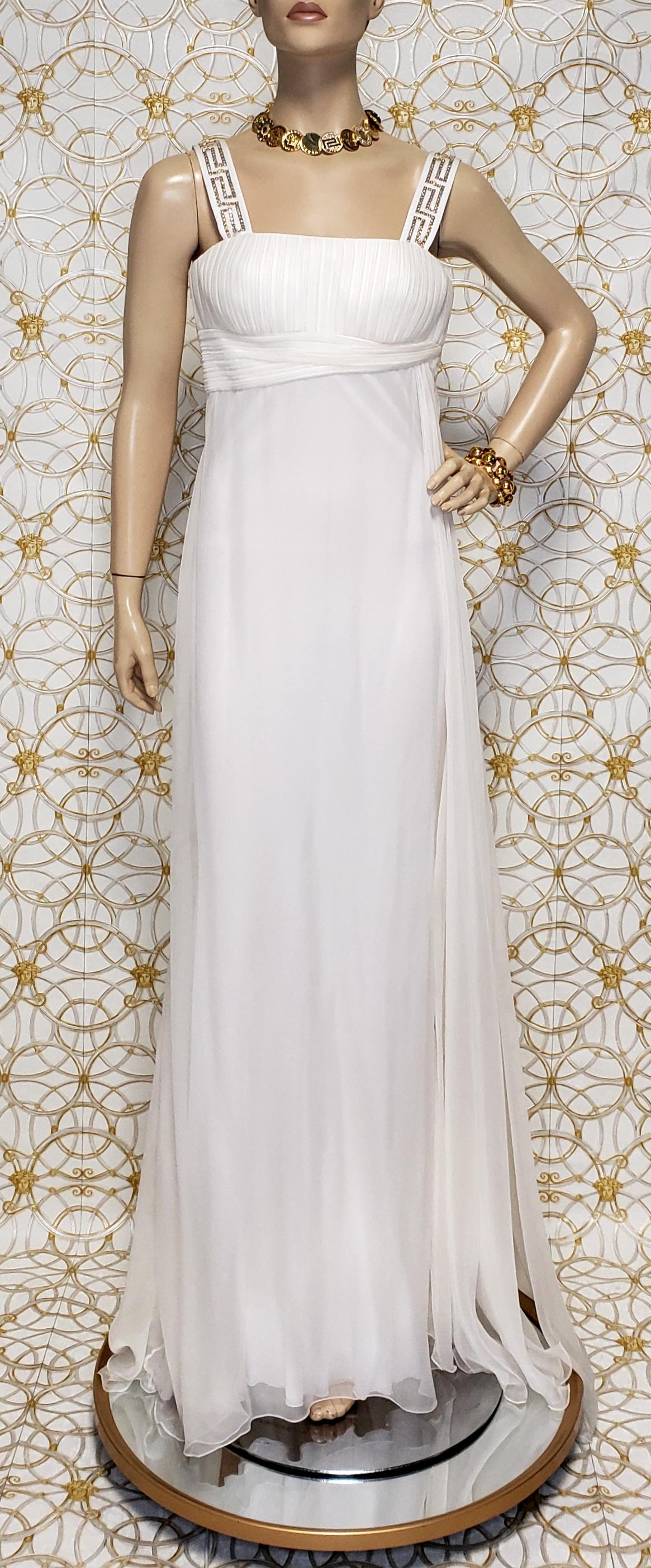 New Versace Crystal Embellished White Silk Gown 44 - 8 In New Condition For Sale In Montgomery, TX