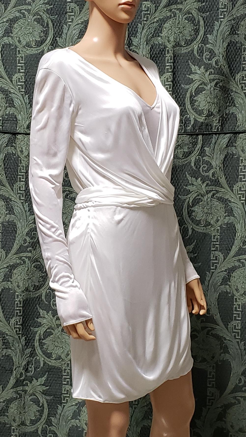New VERSACE DELICATE PEARL WHITE MINI DRESS 42 - 6 In New Condition For Sale In Montgomery, TX