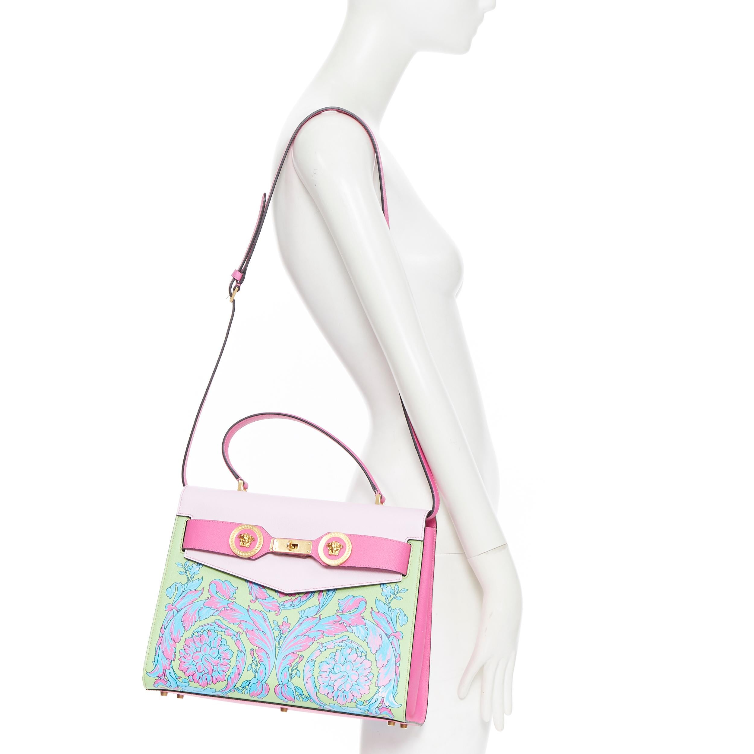 new VERSACE Diana Tribute Technicolor Baroque print top handle Kelly satchel bag
Brand: Versace
Designer: Donatella Versace
Collection: 2019
Model Name / Style: Tribute Diana
Material: Leather
Color: Pink
Pattern: Floral
Closure: Turnlock
Lining