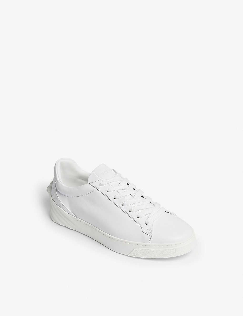 VERSACE 



Versace leather trainers
Lace up
Brand-embossed tongue
 round toe
 3D heel logo
 textured outer sole
 contemporary sole pattern
Leather upper and lining, synthetic sole

 Italian size is 41 - US 8


Made in Italy
Brand new. Comes with
