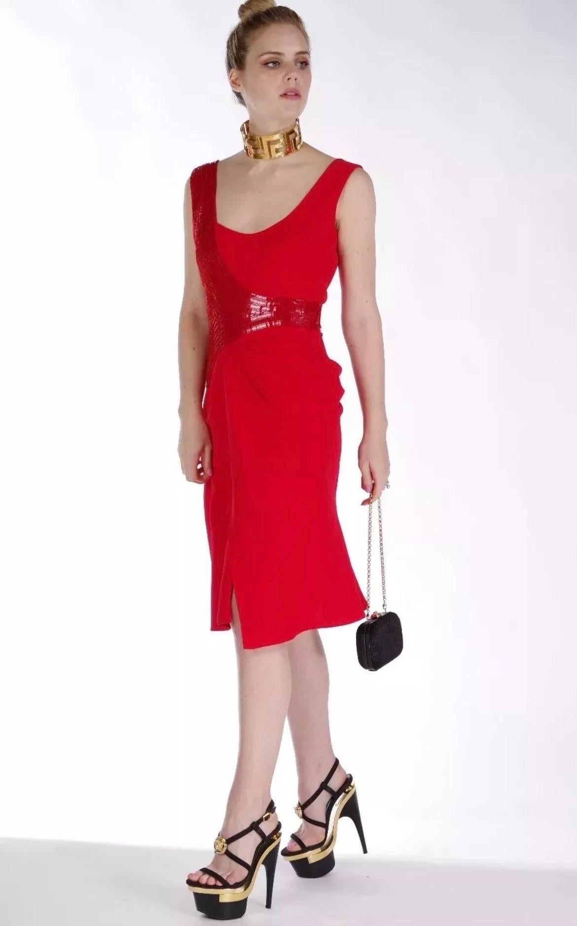 Nuevo Vestido Rojo Adornado Versace en venta 1