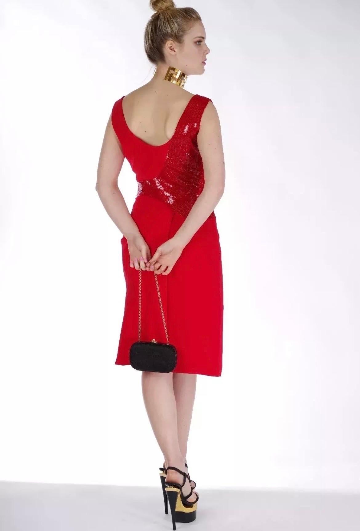 Nuevo Vestido Rojo Adornado Versace en venta 2