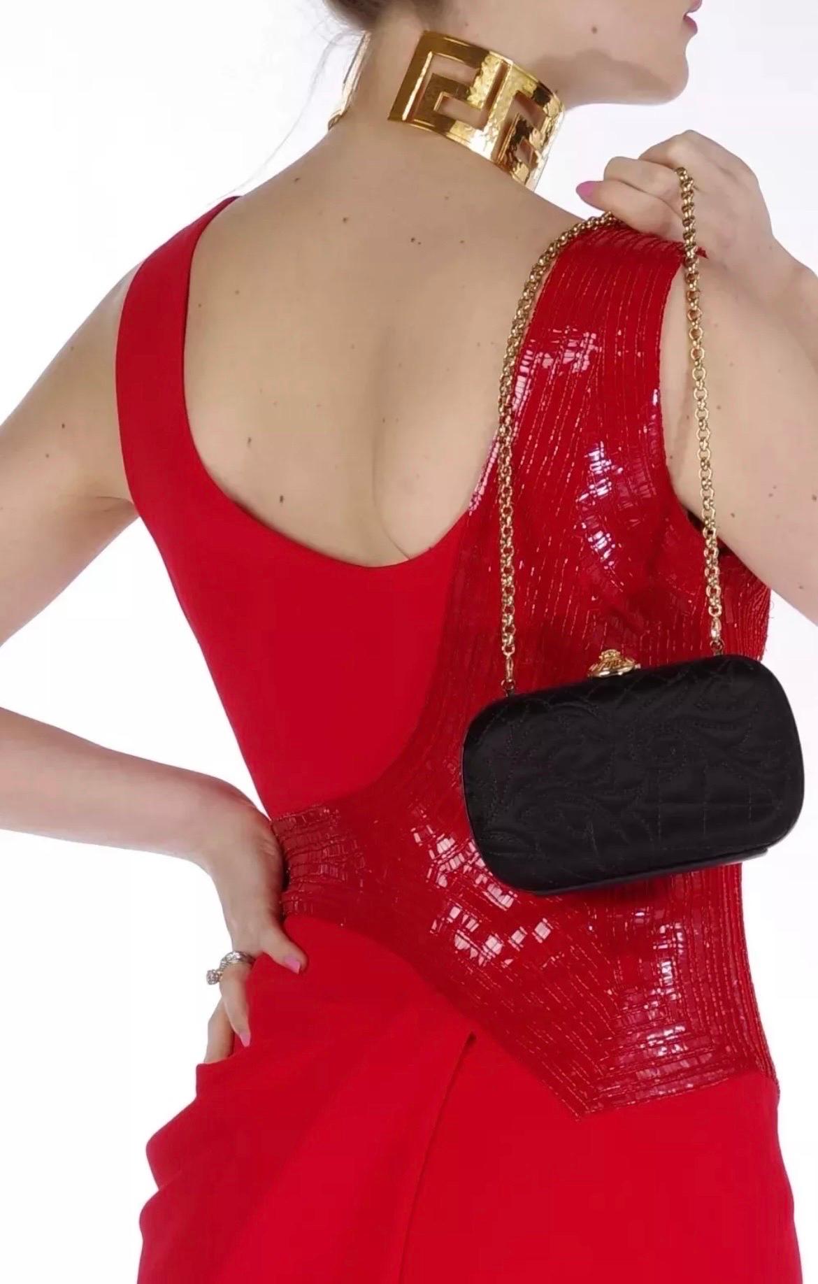 Nuevo Vestido Rojo Adornado Versace en venta 3