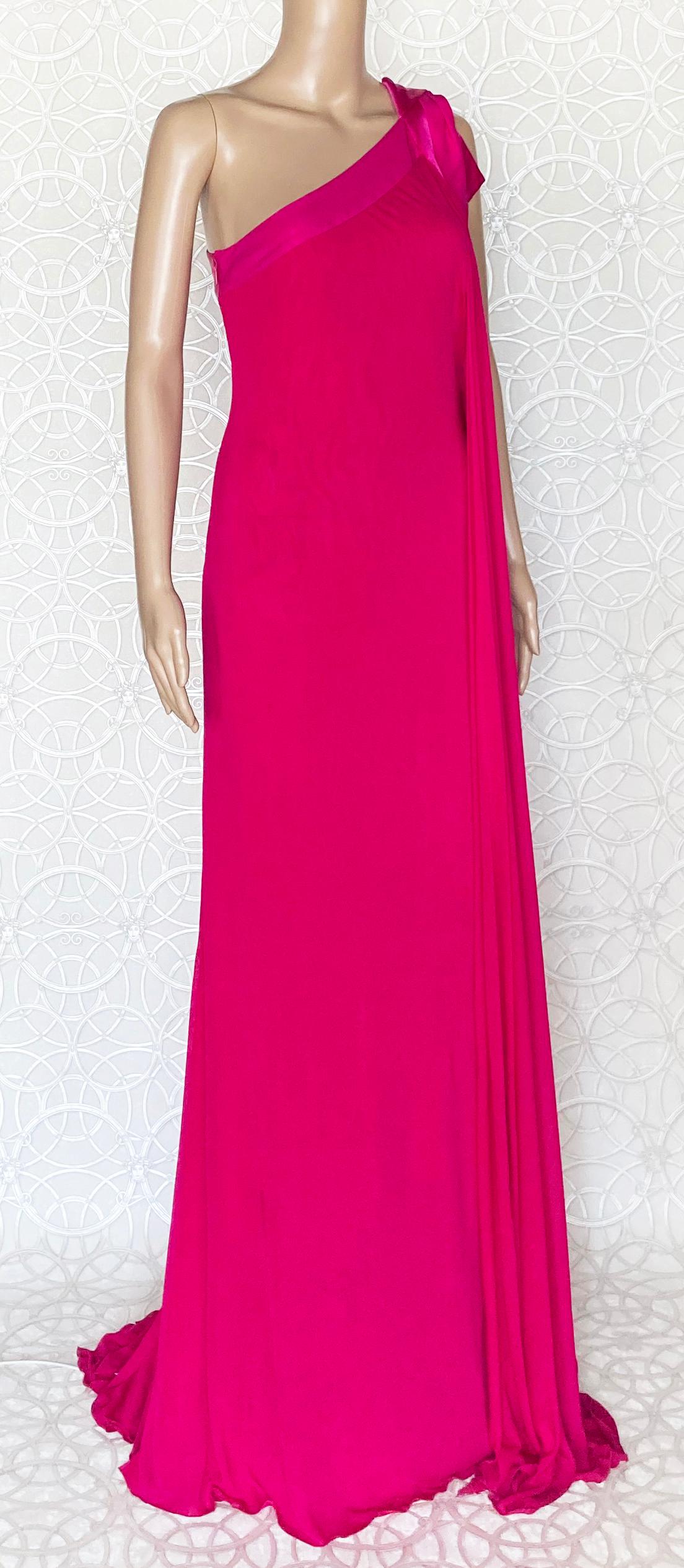 NEW VERSACE FUCHSIA SILK ONE SHOULDER OPEN BACK Gown 44 - 8 For Sale 4