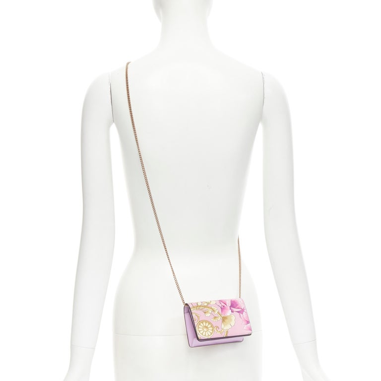 new VERSACE Gingko Barocco pink gold floral leather wallet on chain micro bag
Reference: TGAS/C00219
Brand: Versace
Designer: Donatella Versace
Model: DP3H538K D3VSTG KMC6T
Collection: Gingko Barocco 
Material: Leather
Color: Pink
Pattern: