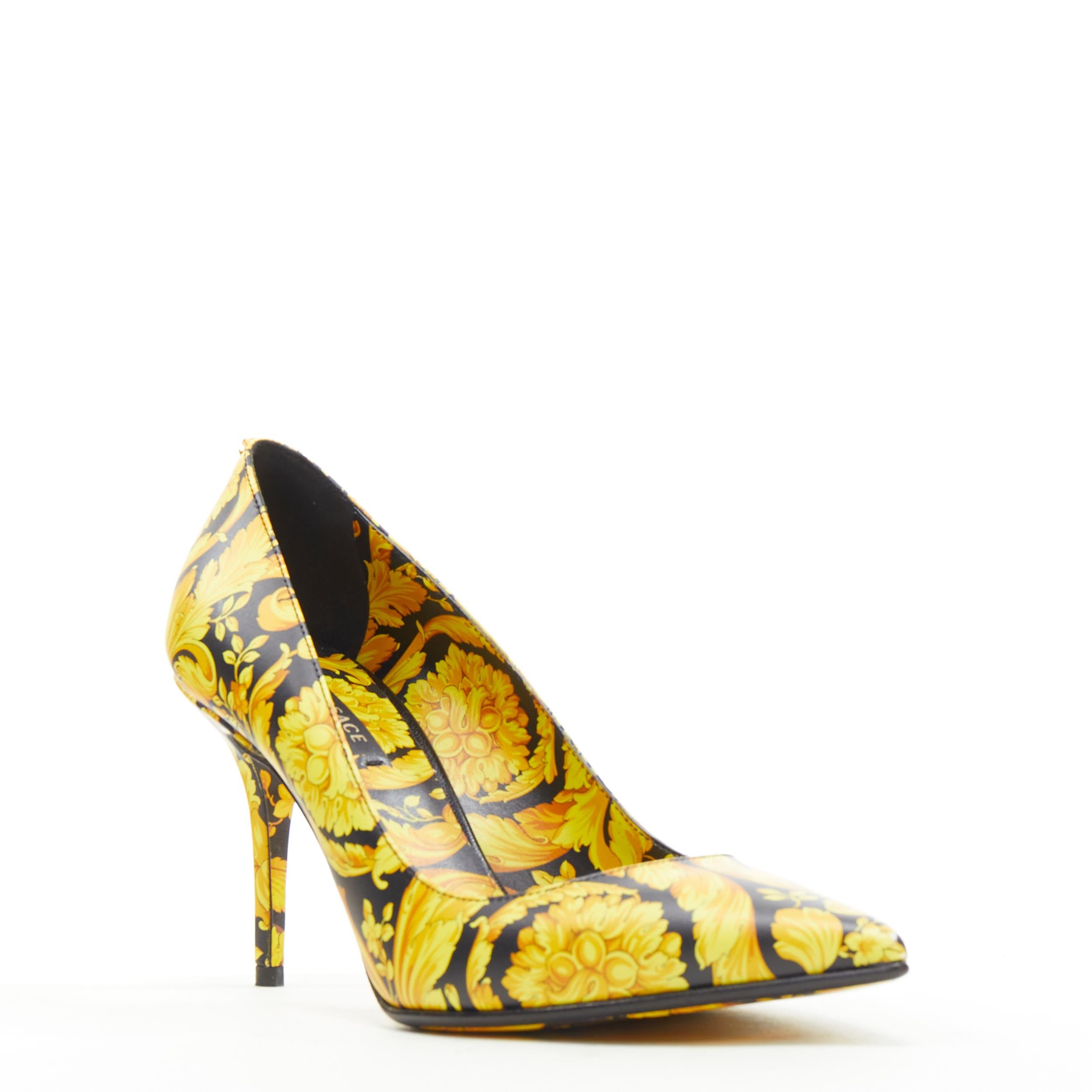new VERSACE gold black barocco print allover pigalle high heel pump EU37.5 
Reference: TGAS/B00528 
Brand: Versace 
Designer: Donatella Versace 
Model: Barocco pump 
Collection: Spring Summer 2018 Tribute Collection 
Material: Leather 
Color: Gold
