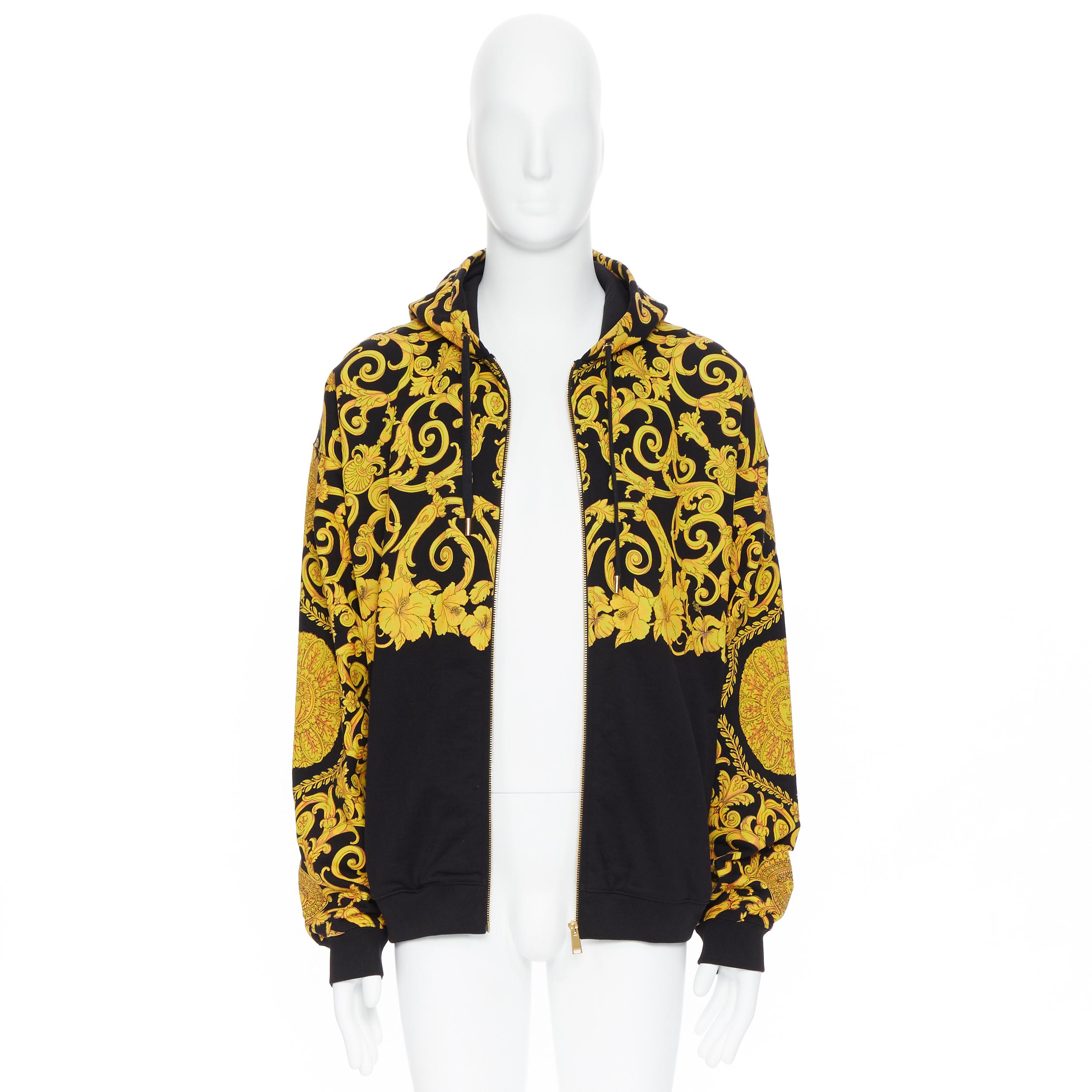 new VERSACE gold Medusa baroque floral print black cotton casual zip hoodie XL
Brand: Versace
Designer: Donatella Versace
Collection: 2019
Model Name / Style: Baroque hoodie
Material: Cotton
Color: Black
Pattern: Floral
Closure: Zip
Extra Detail: