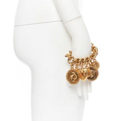 neu VERSACE vergoldet Medusa Medaillon Münze V-Mine Herz Charme klobig Armband