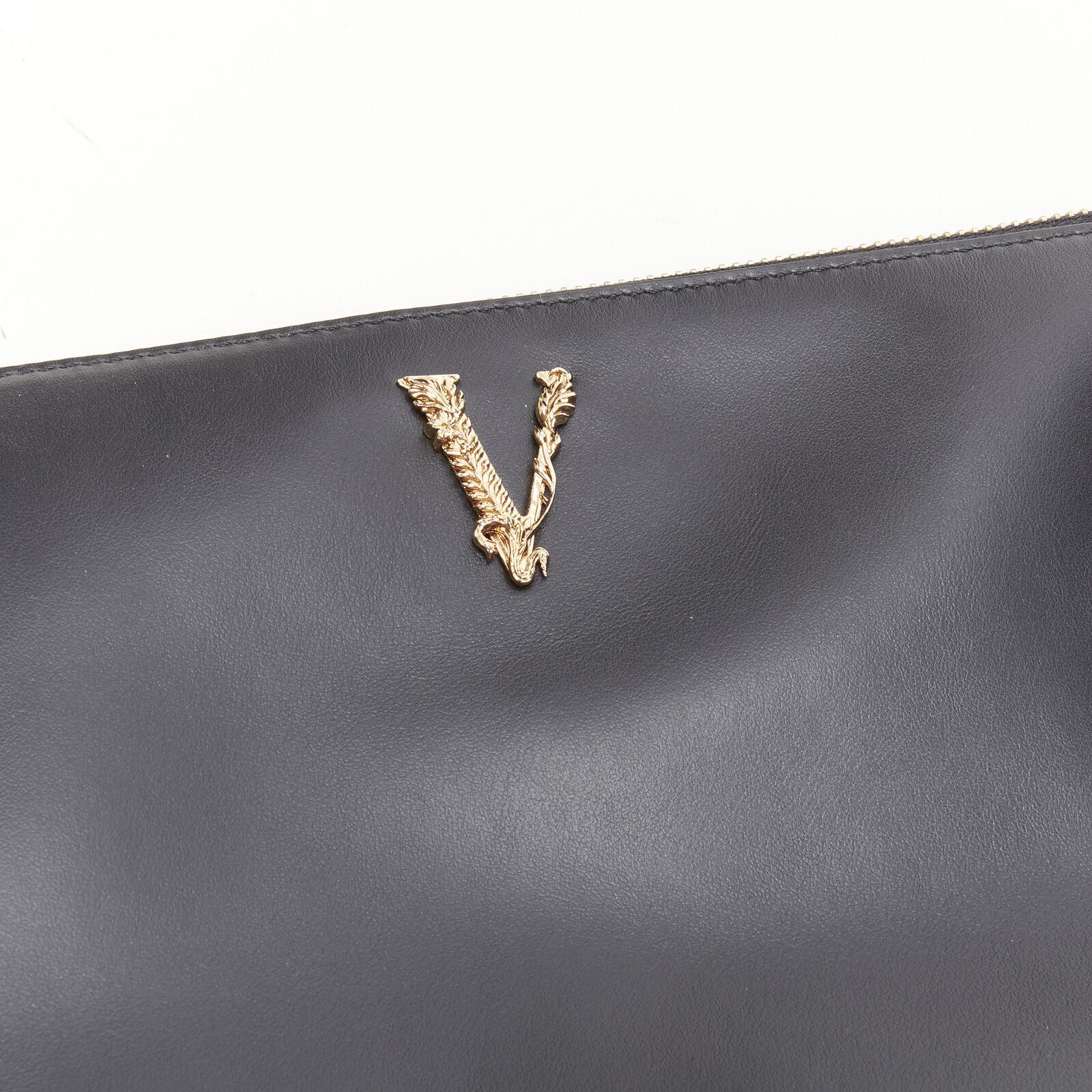 new VERSACE gold Virtus Barocco V black leather zip clutch crossbody bag For Sale 1