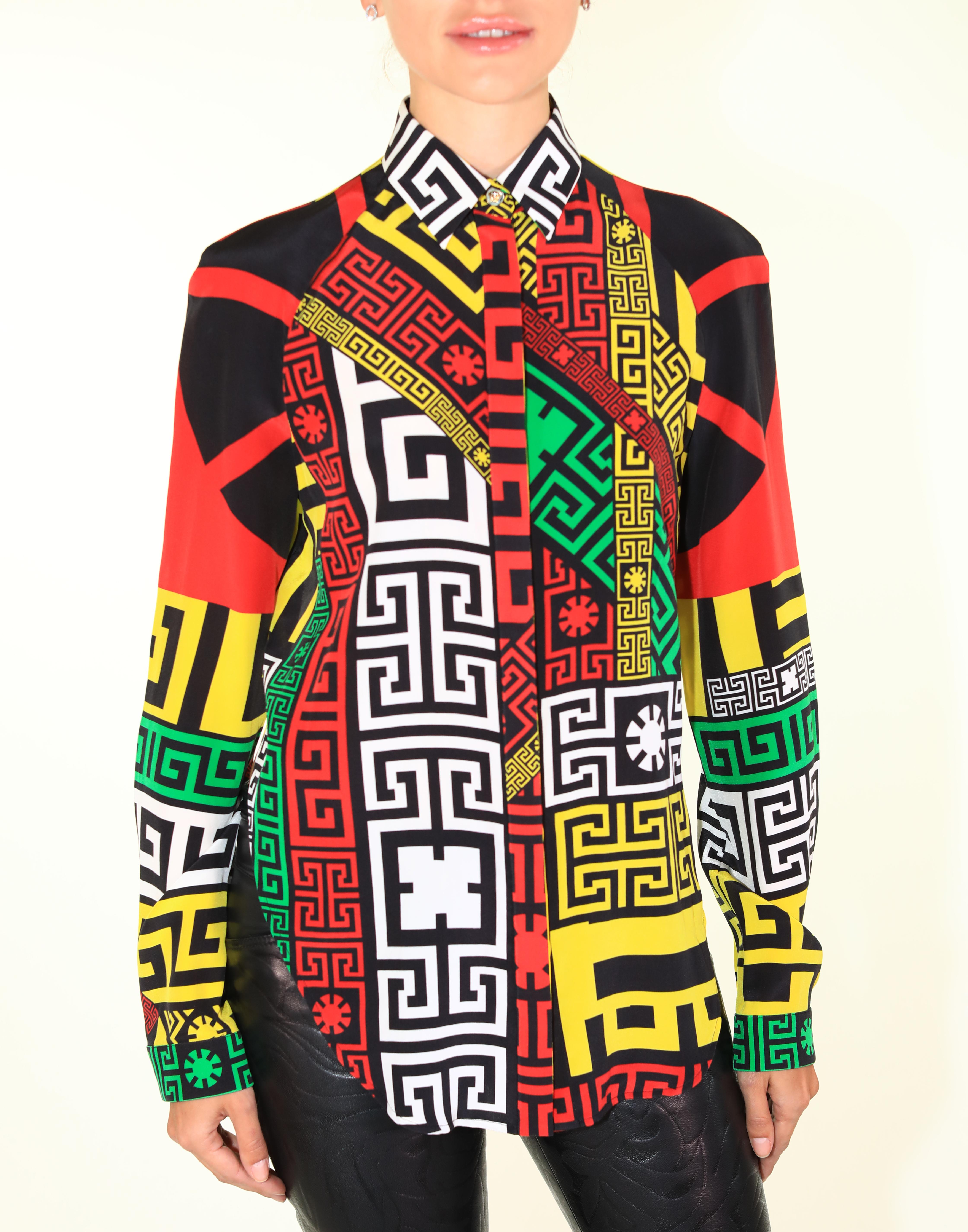 VERSACE 

GREEK KEY PRINTED 100% SILK SHIRT

Statement shirt that's sure to turn heads.
Color: Multi
100% Silk
Hidden front buttons front
Long sleeves 
Open Back
Made in Italy 
IT Size 38 - US 4
Brand new, with tags