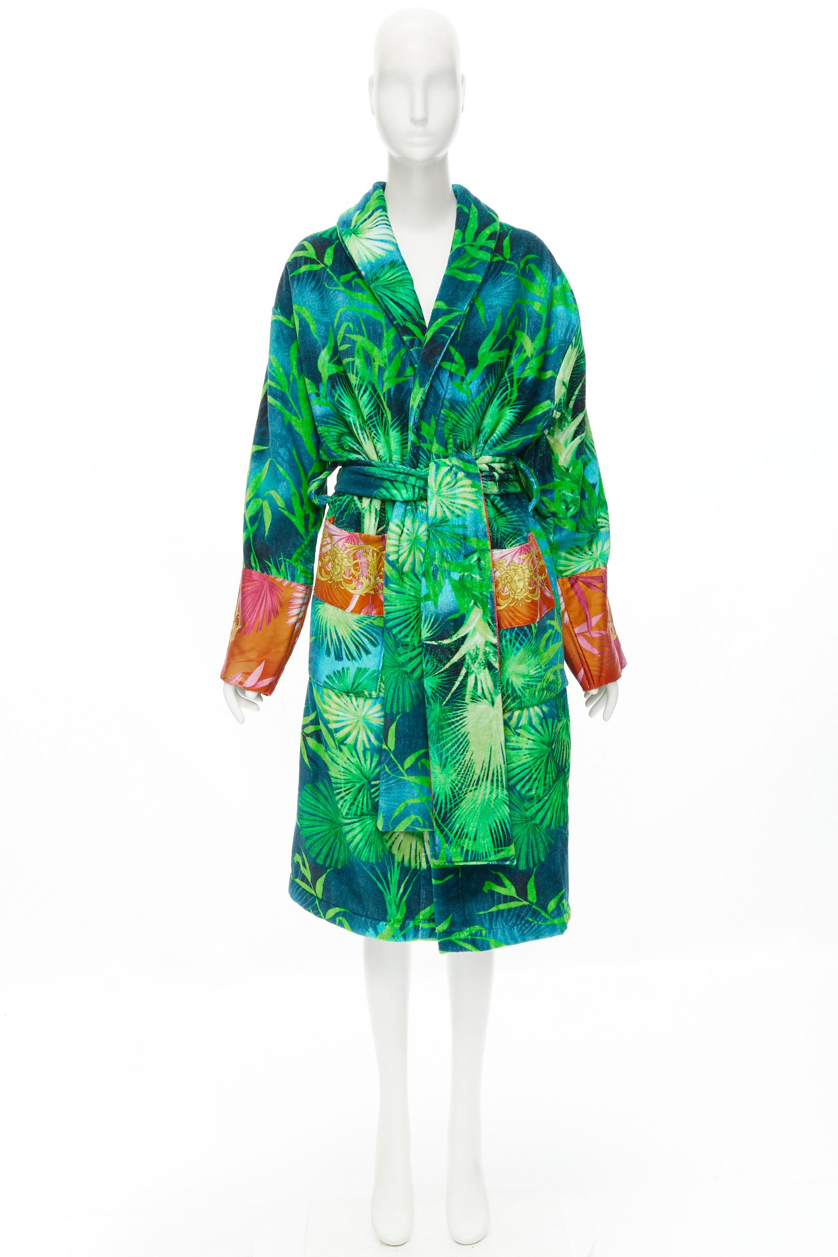 new VERSACE HOME Iconic green Jungle print pink Medusa Barocco trim robe M  For Sale at 1stDibs