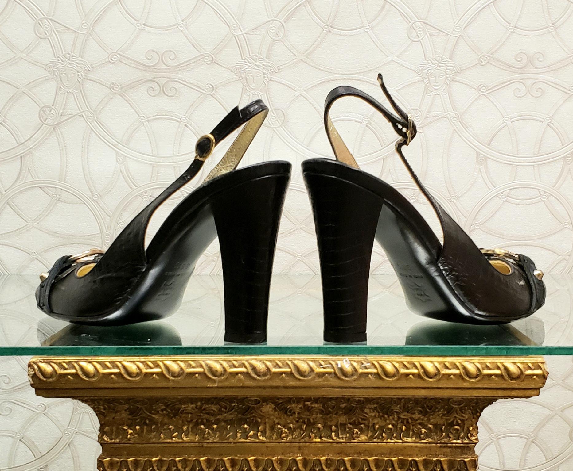 Chaussures neuves VERSACE JEANS COUTURE en cuir noir avec imprimé cachemire, taille 38,5 - 8,5 Neuf - En vente à Montgomery, TX