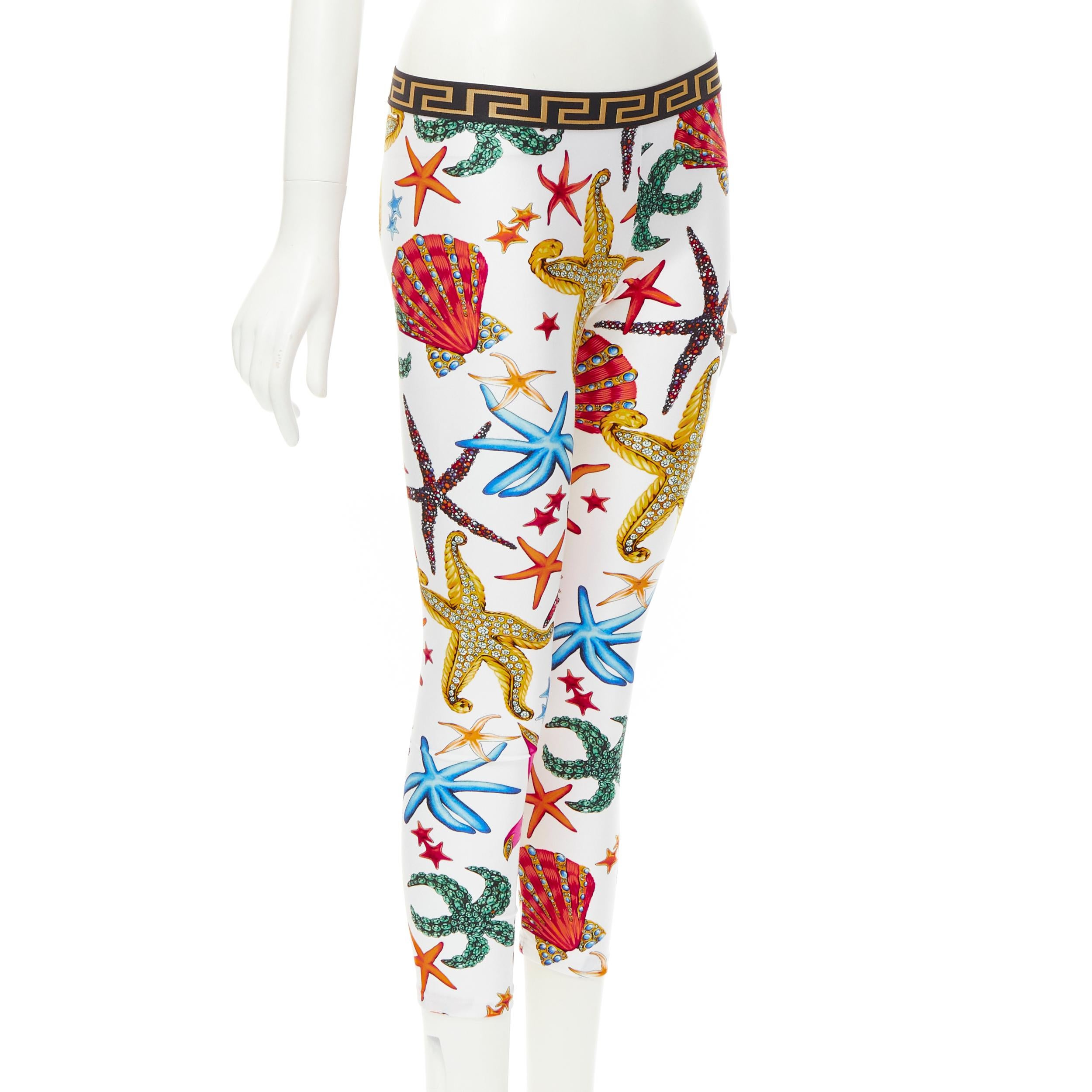 Beige new VERSACE Kids Tresor De La Mer print Greca leggings 12A XS en vente