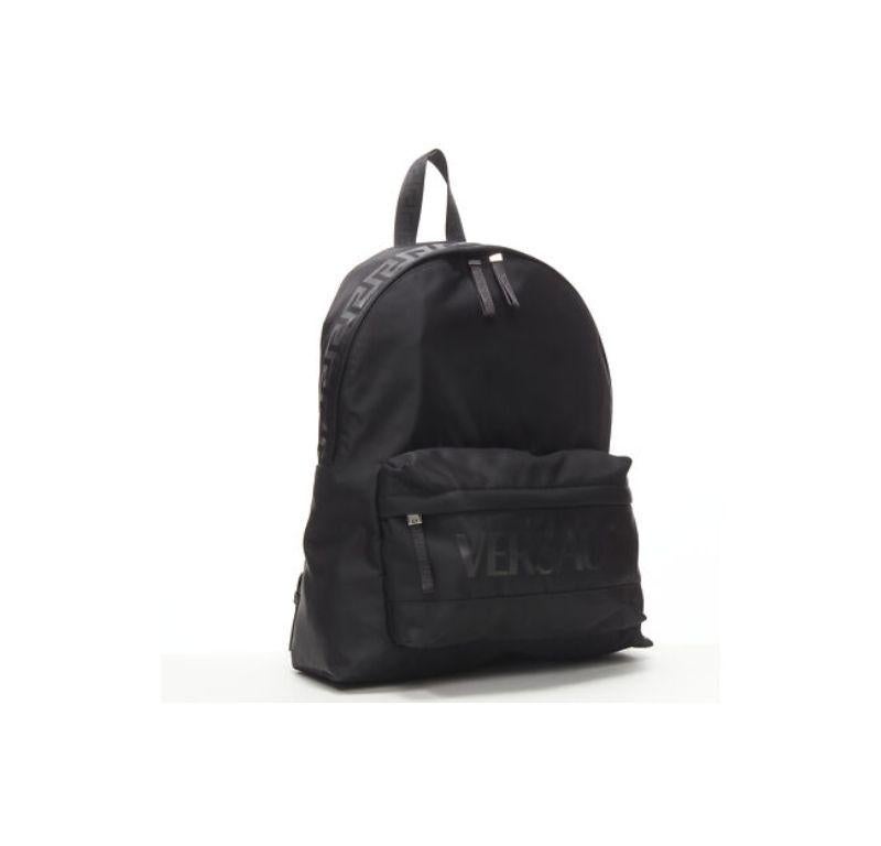 new VERSACE La Greca 90's logo black nylon backpack bag
Reference: TGAS/C00344
Brand: Versace
Designer: Donatella Versace
Model: 1002886 1A02180 2B77E
Collection: La Greca
Material: Nylon
Color: Black
Pattern: Solid
Closure: Zip
Lining: Fabric
Extra