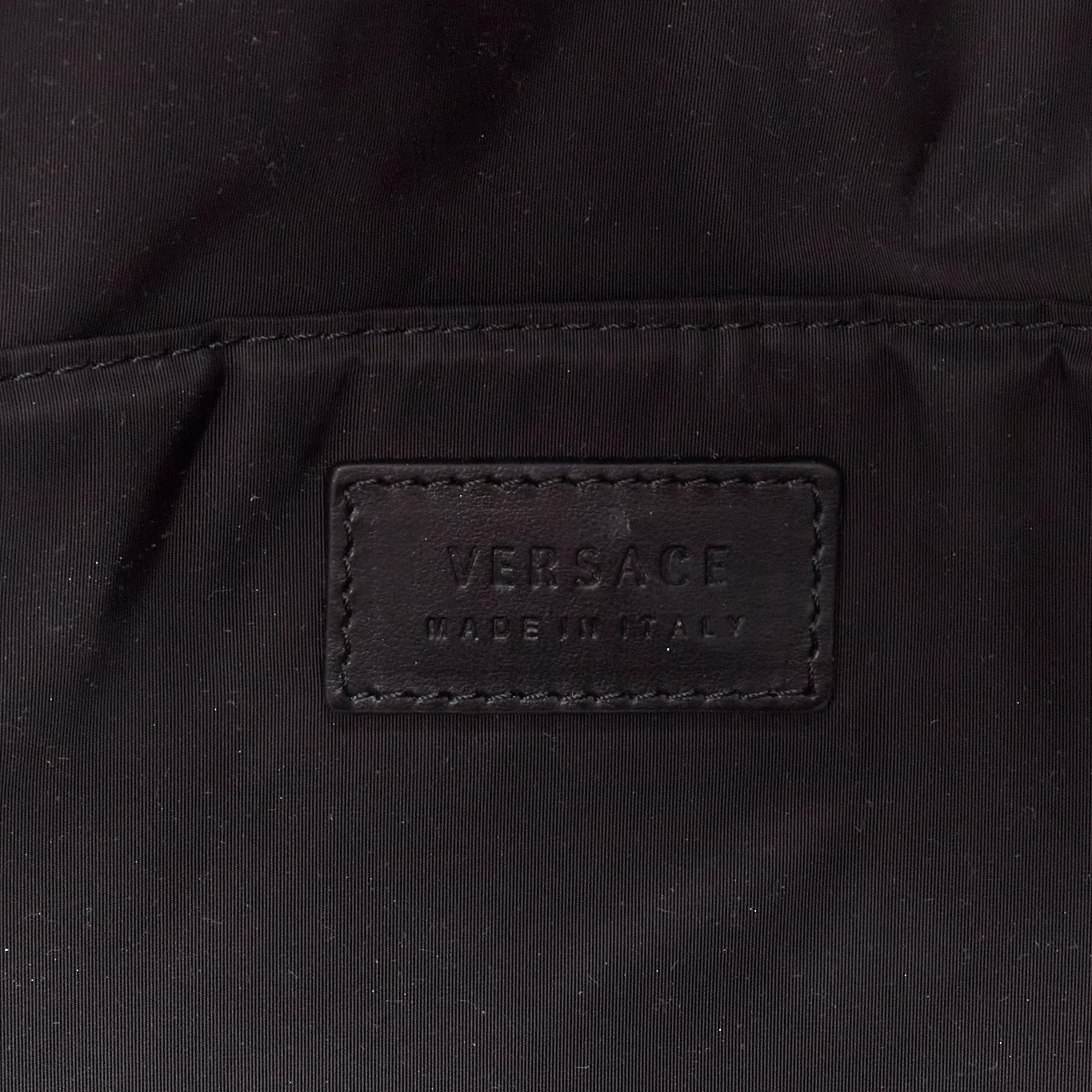 neu VERSACE La Greca Greek Key schwarz 90er Jahre Logo Rucksack Tasche im Angebot 4