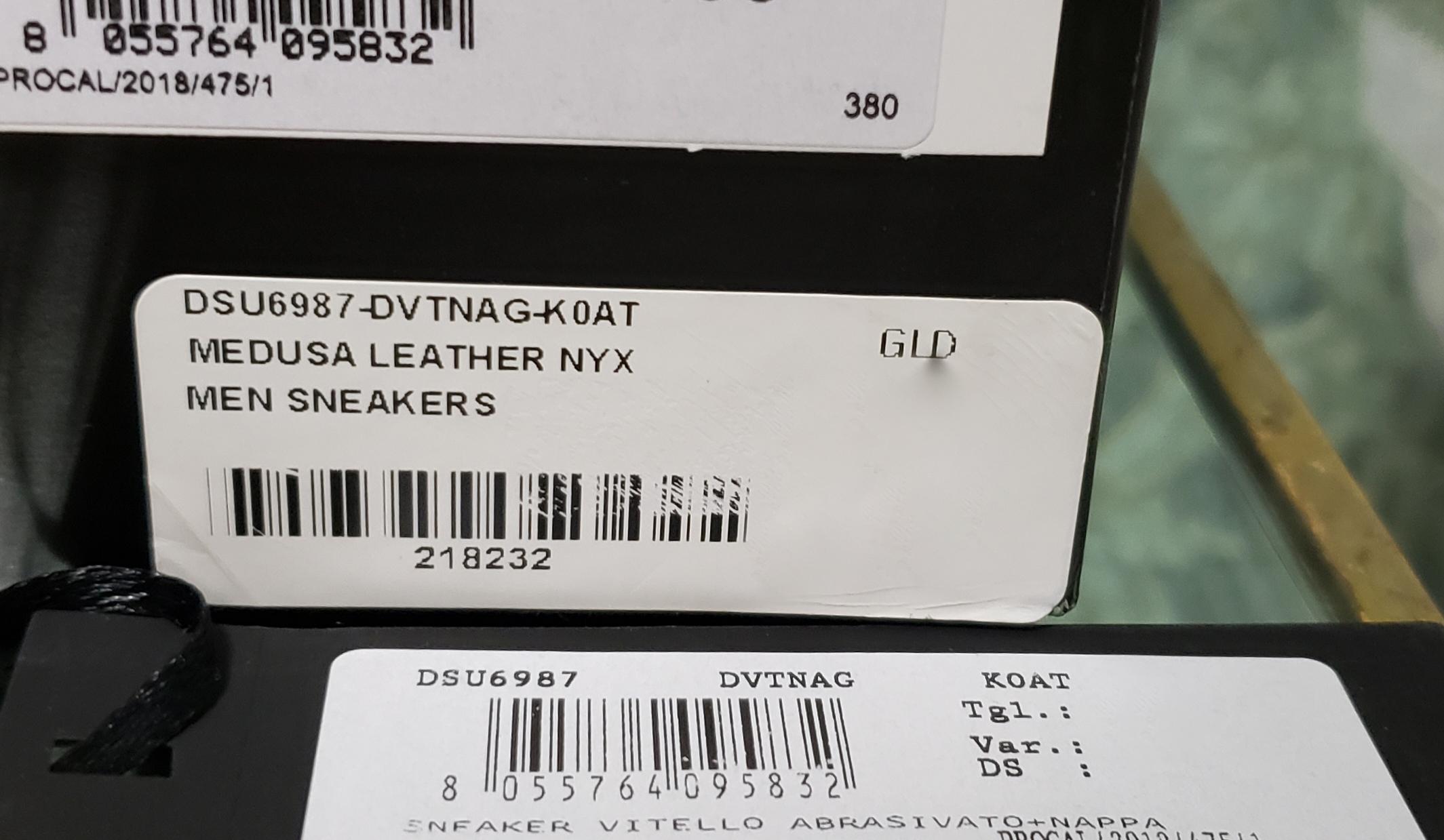 New VERSACE LEATHER SNEAKERS WHITE GOLD MEDUSA TOE 41 For Sale 2