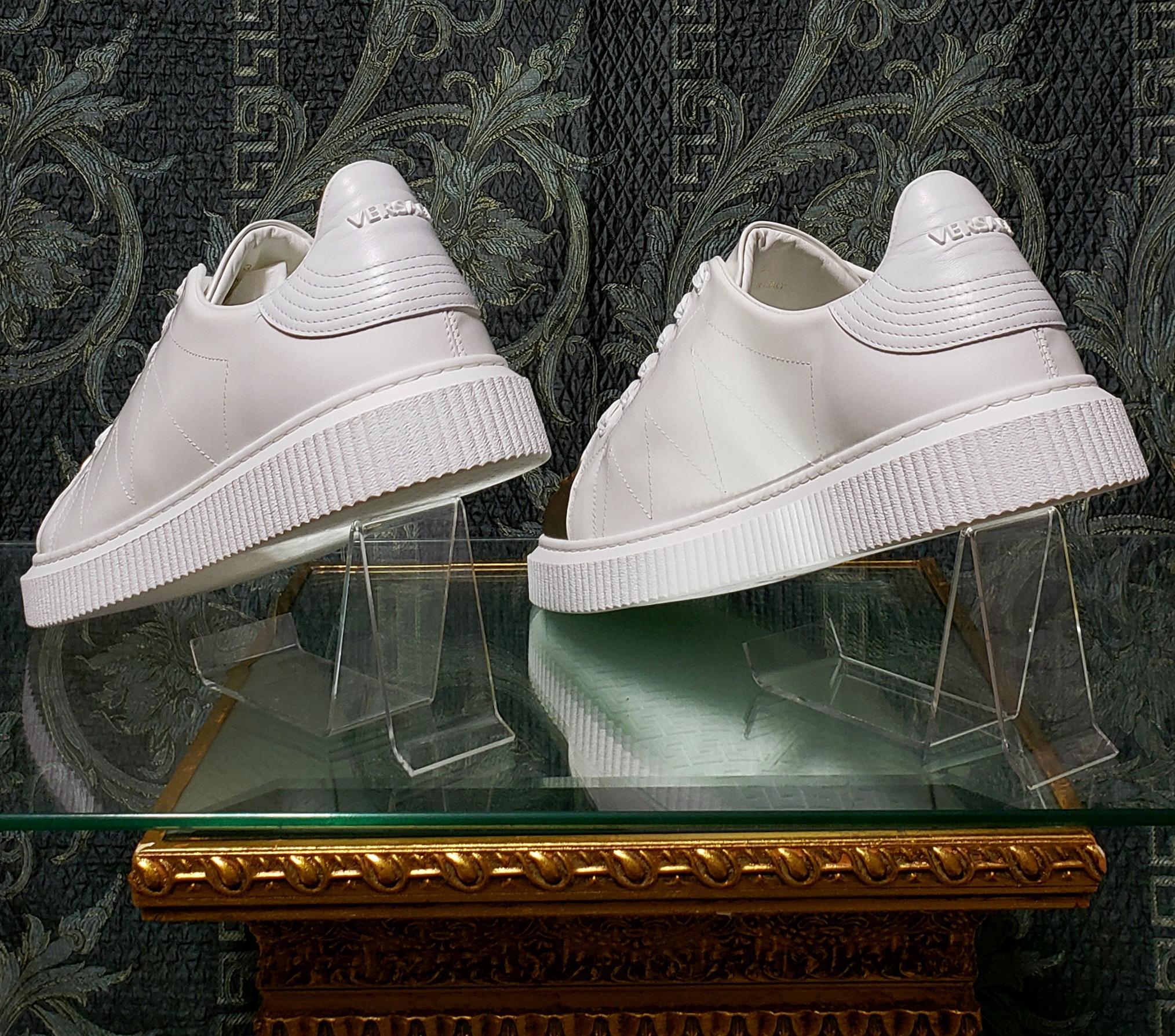 Men's New VERSACE LEATHER SNEAKERS WHITE GOLD MEDUSA TOE 41 For Sale