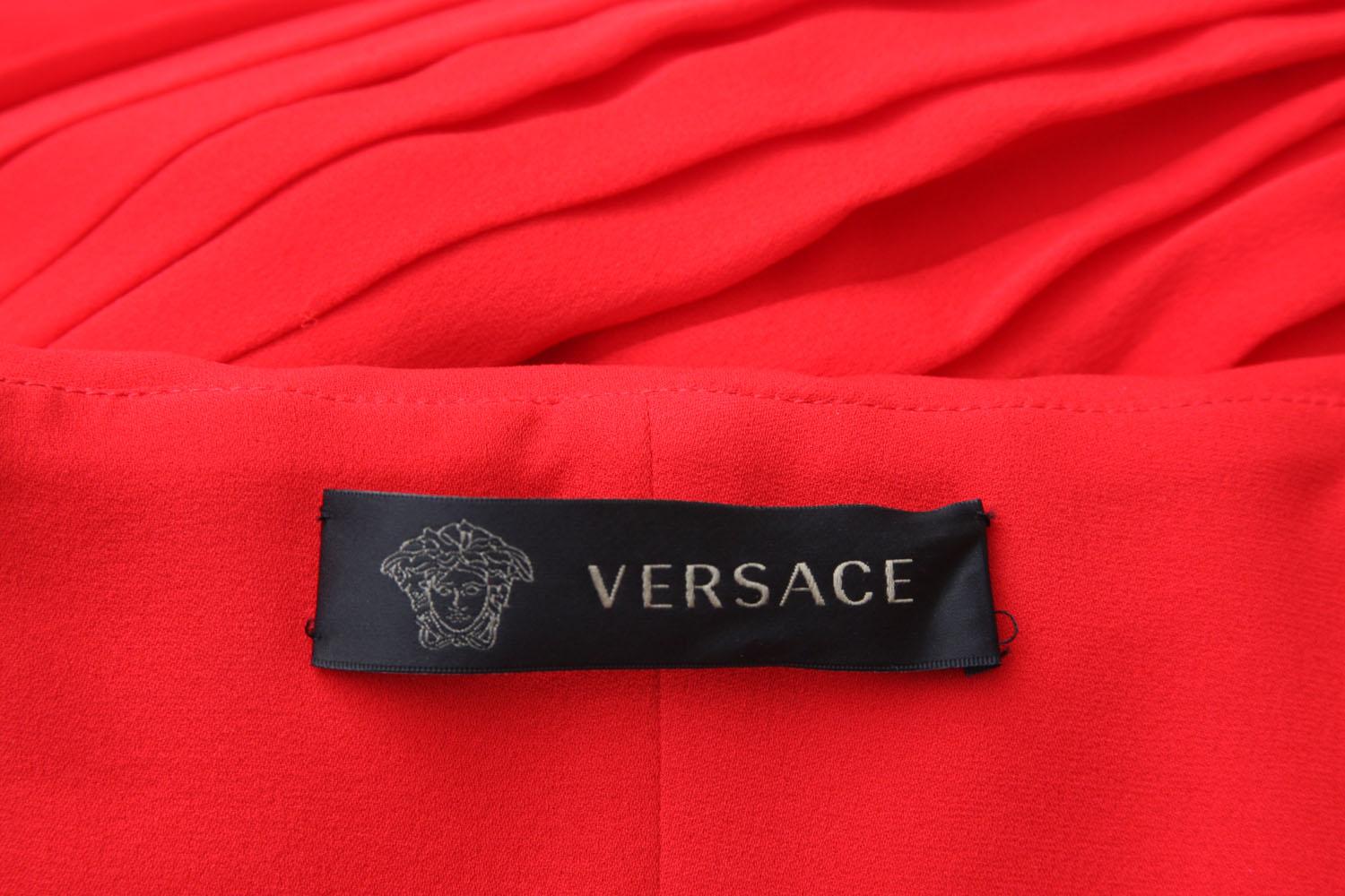 Versace, robe longue corset en soie rouge à lèvres, neuve, taille IT 42 Pour femmes en vente