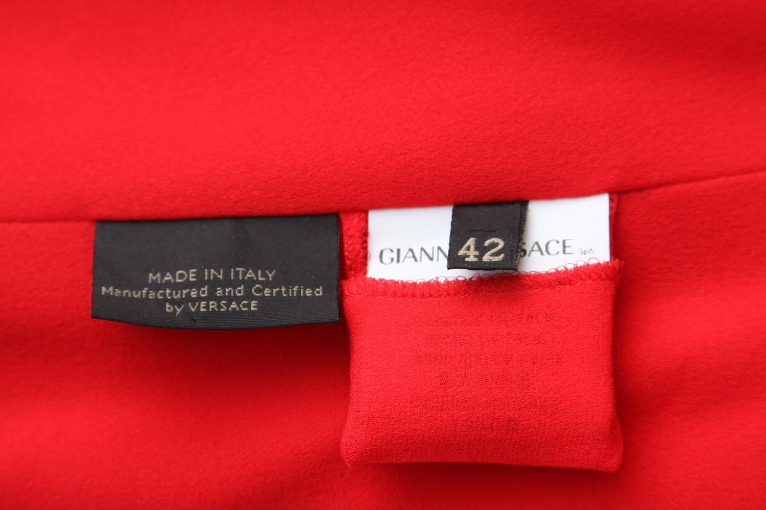 Versace, robe longue corset en soie rouge à lèvres, neuve, taille IT 42 en vente 1