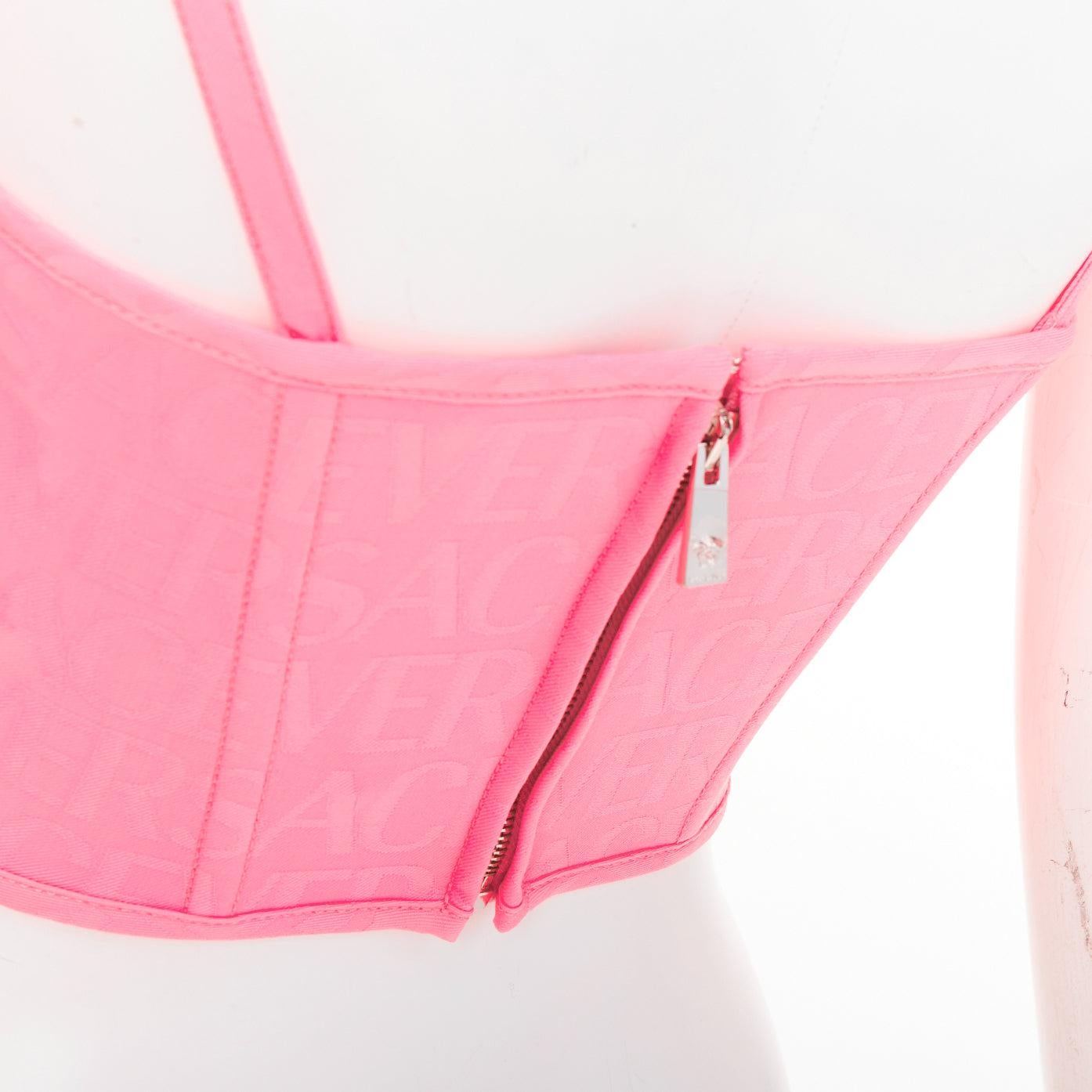 new VERSACE Monogram '95 Pastel disossato con fibbia argento crop top IT36 XXS in vendita 2