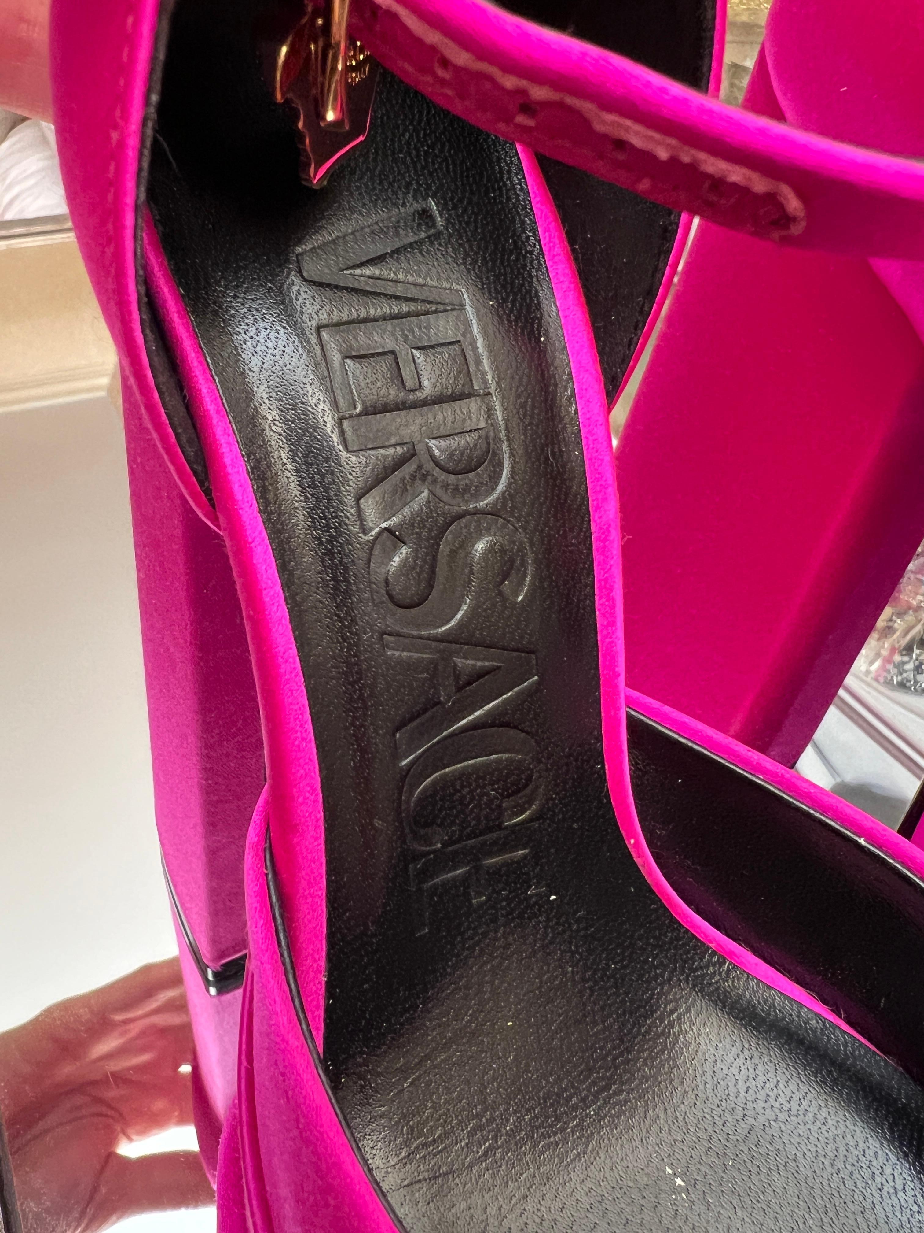 New Versace Medusa Platform Crystals Aevitas Pumps Pink Womens Size 35 en vente 6
