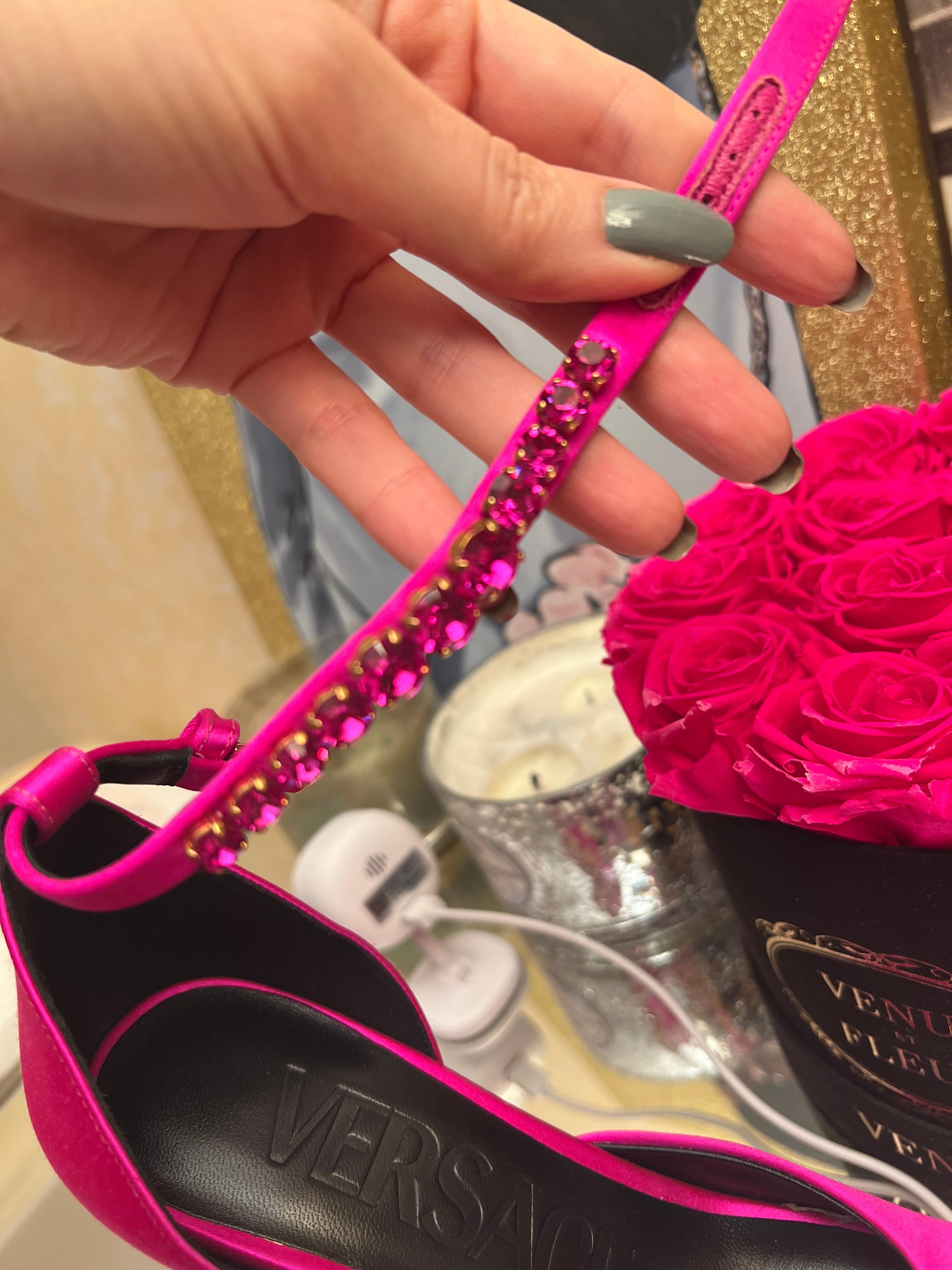 New Versace Medusa Platform Crystals Aevitas Pumps Pink Womens Size 35 en vente 7