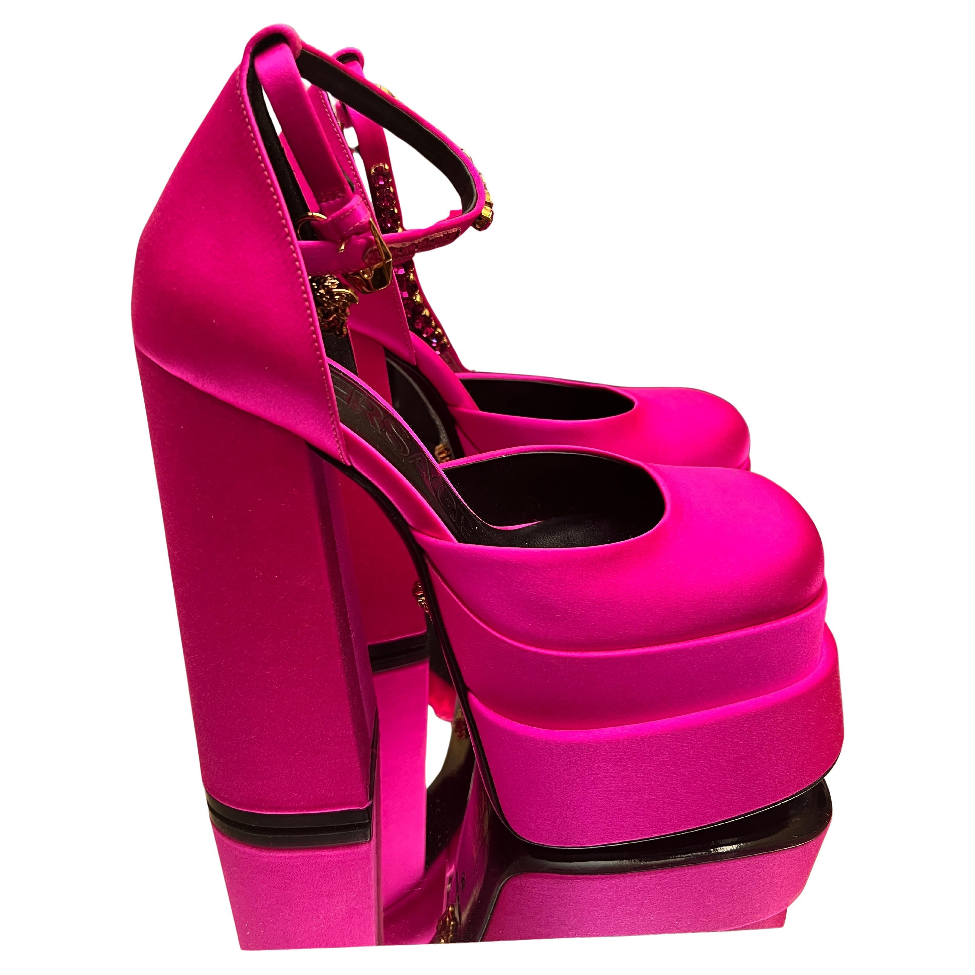 New Versace Medusa Platform Crystals Aevitas Pumps Pink Womens Size 35 en vente