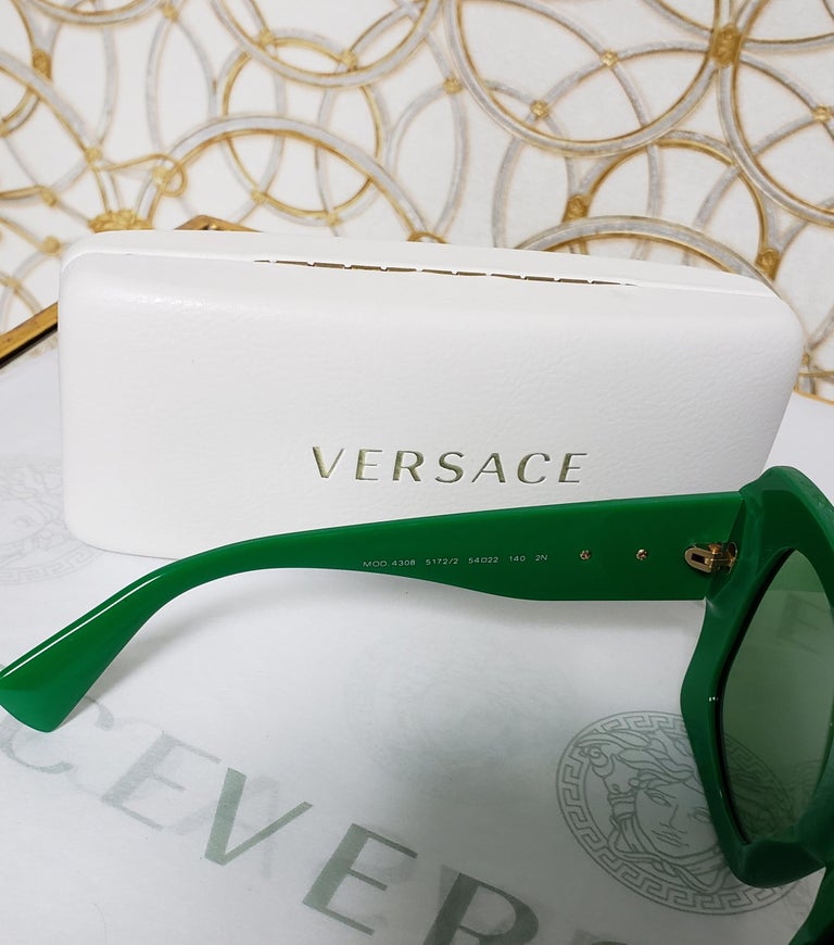 NEW VERSACE MEDUSA TEMPLE GEOMETRIC SUNGLASSES in GREEN as  display picture 1