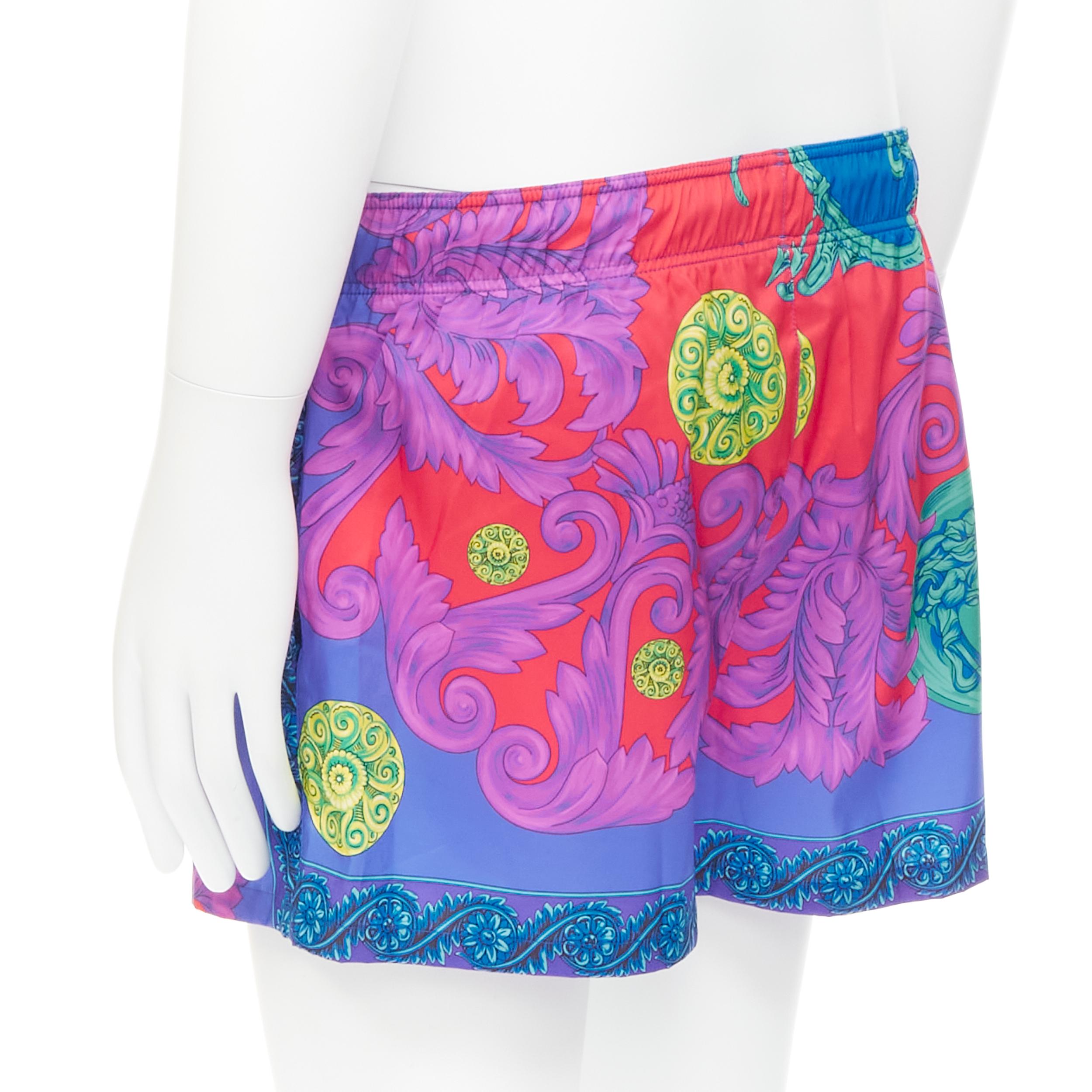 new VERSACE Medusa Trionfo Garden blue purple Barocco swim trunk shorts IT5 L In New Condition For Sale In Hong Kong, NT