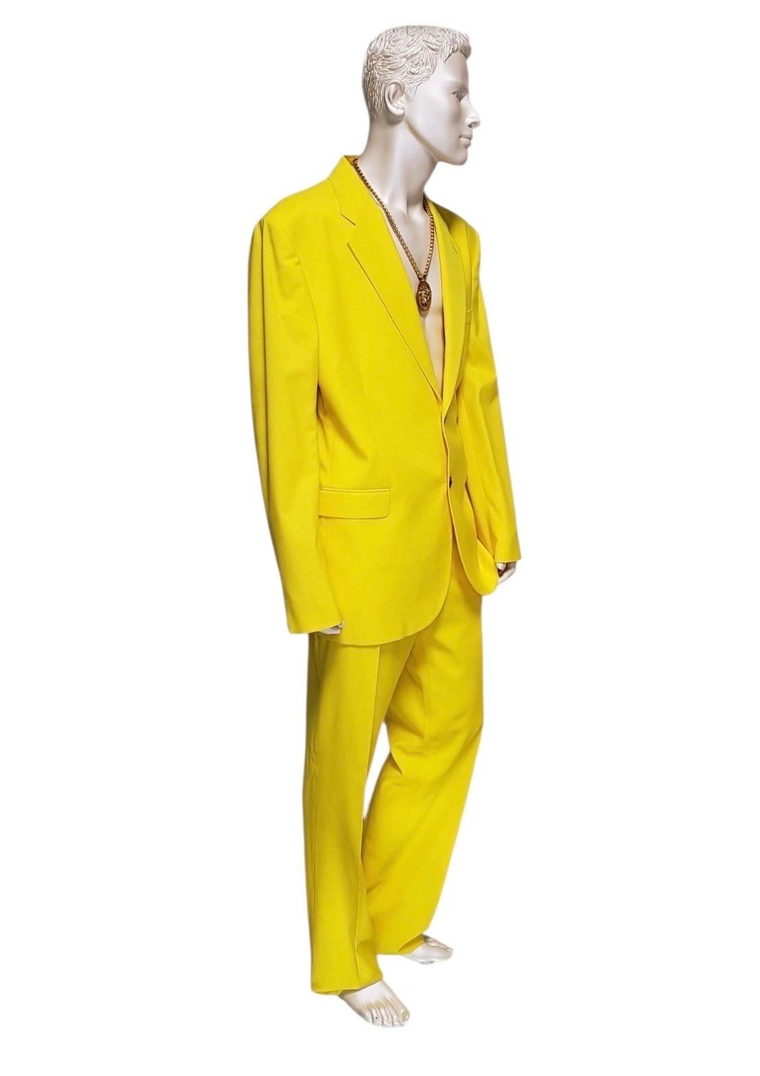 Uomo Nuovo abito sartoriale Versace da uomo - Giallo Canarino in vendita