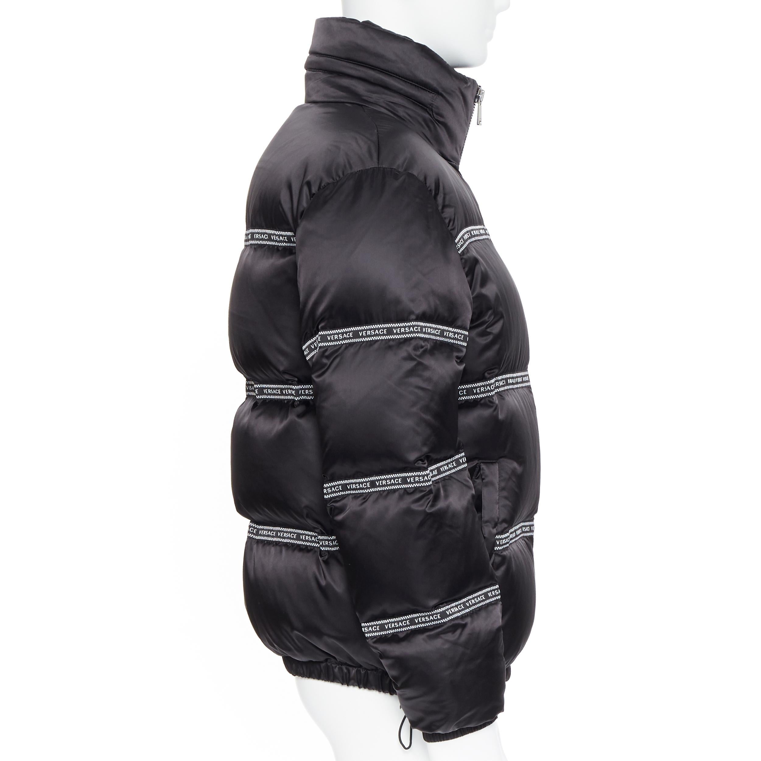 Men's new VERSACE Nastro Stampa black logo ribbon goose down padded jacket IT46 S For Sale