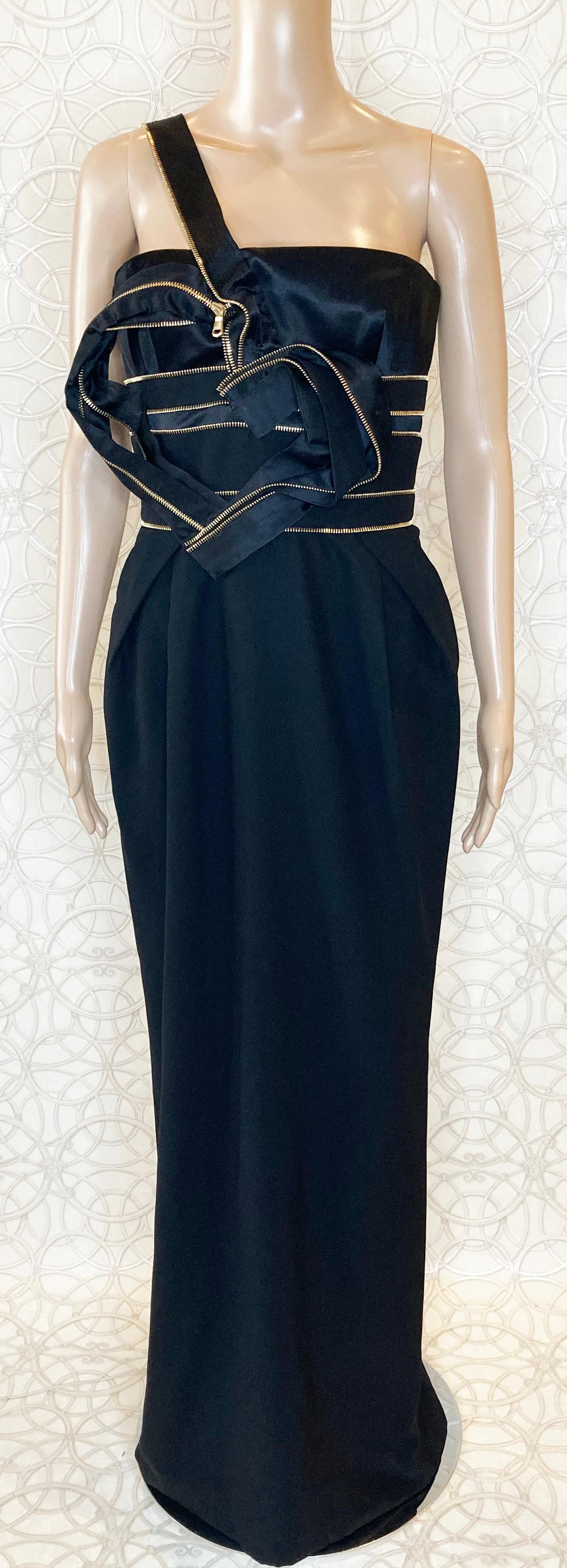 S/2009 L# 30 VERSACE ONE SHOULDER BLACK SILK LONG DRESS GOWN With HEART 42 - 6 In New Condition For Sale In Montgomery, TX