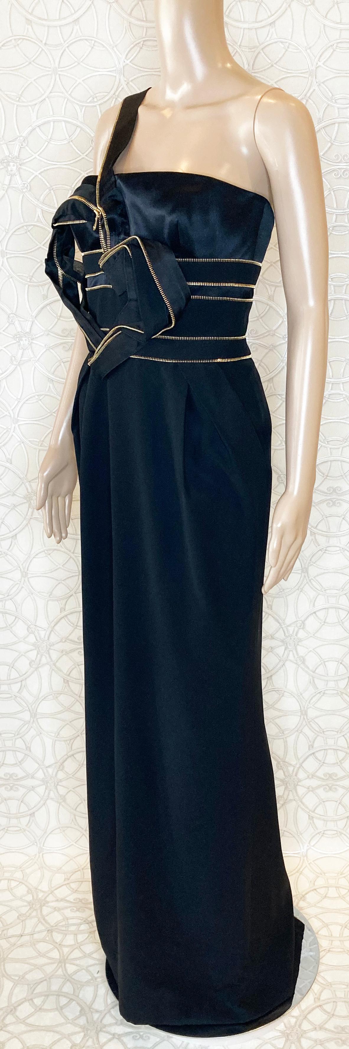 Women's S/2009 L# 30 VERSACE ONE SHOULDER BLACK SILK LONG DRESS GOWN With HEART 42 - 6 For Sale